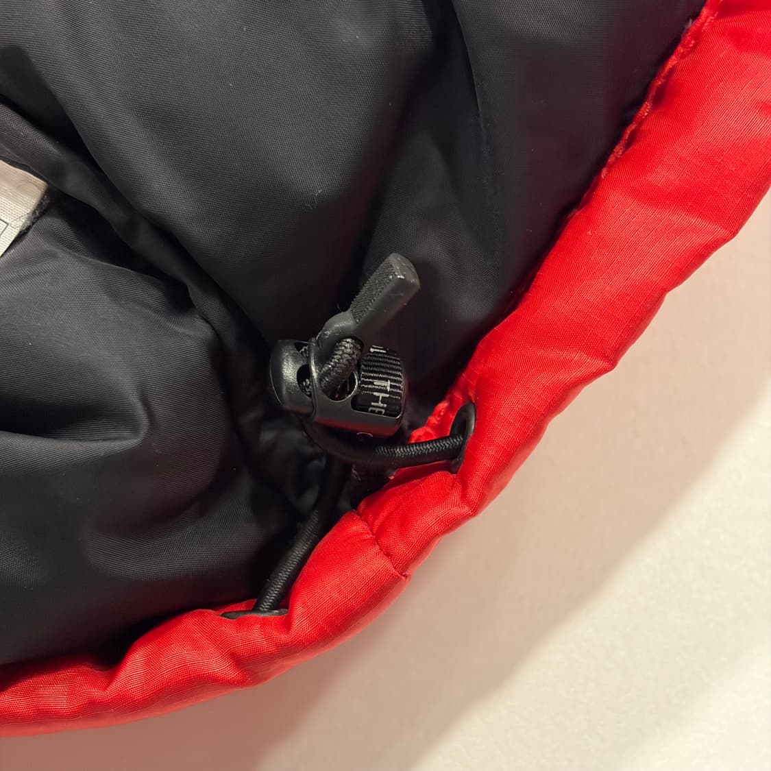 [90] 노스페이스 700 다운 눕시 패딩 레드/블랙 B596 상품이미지9