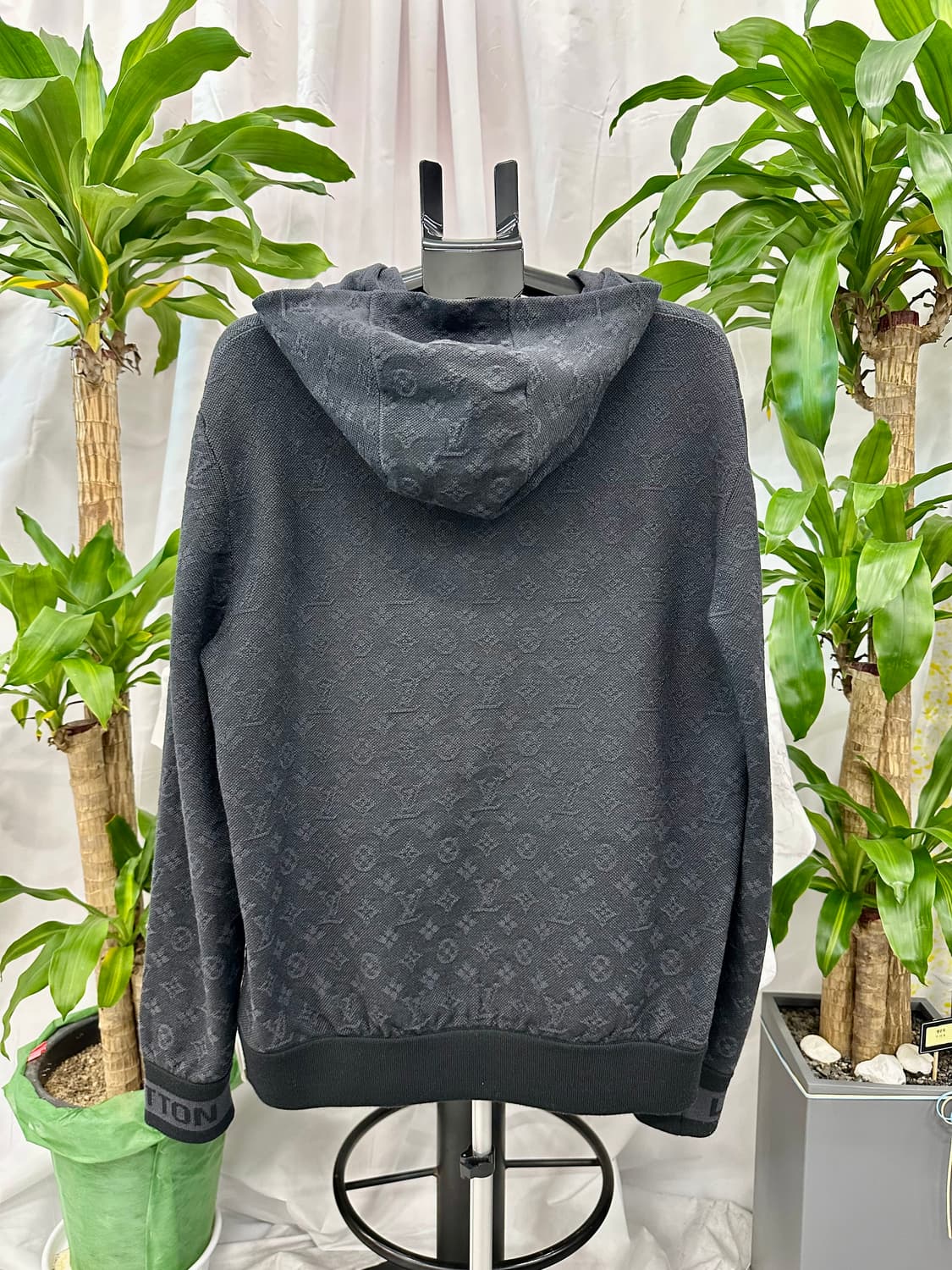 [정품] 루이비통 모노그램 후드 블랙 M사이즈 상품이미지7