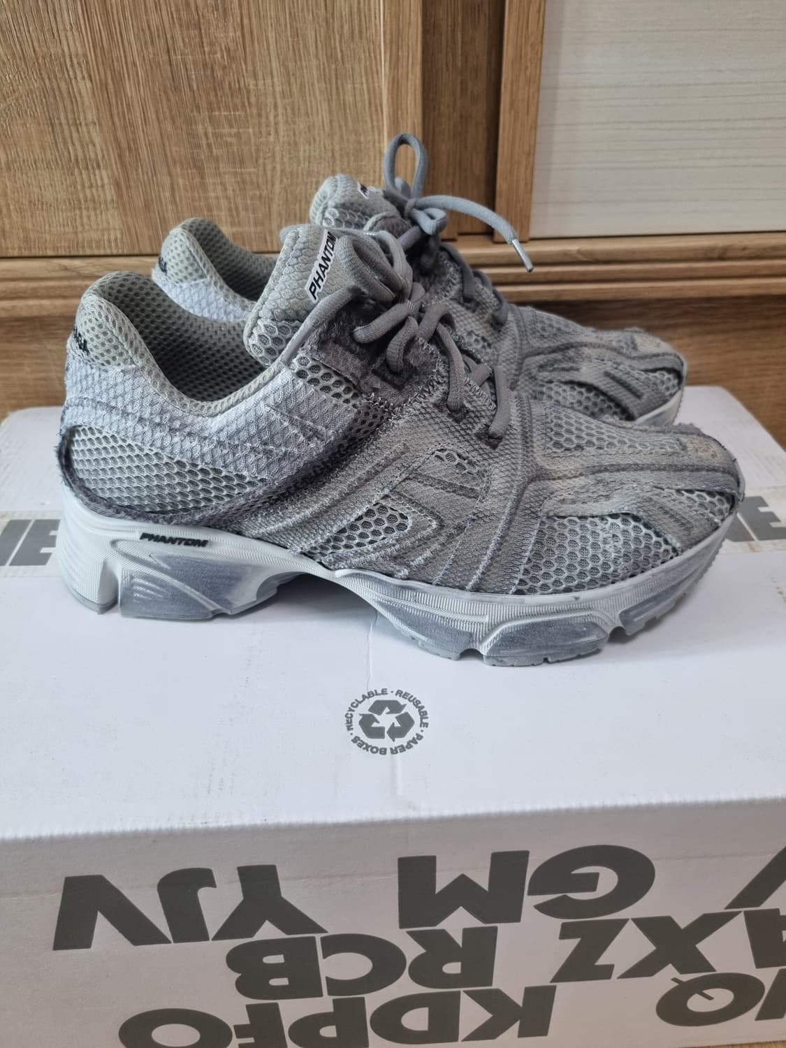 발렌시아가 팬텀 그레이 스니커즈 38 상품이미지3