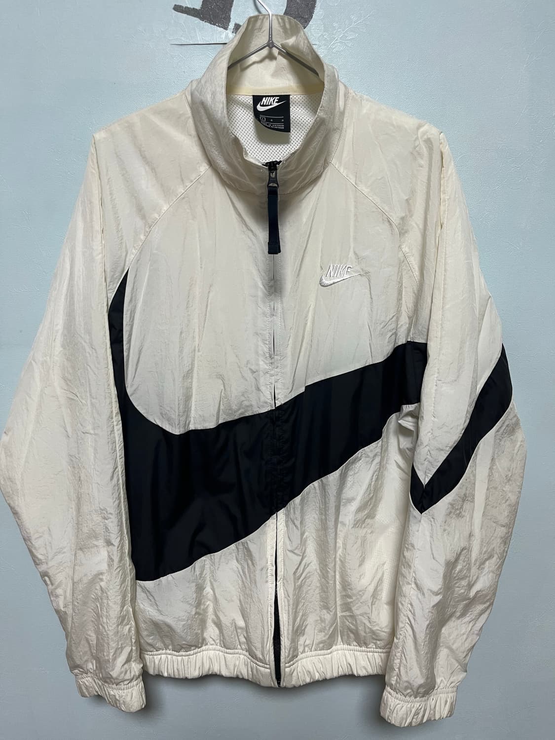 나이키 스우시 바람막이 아이보리/블랙 상품이미지1