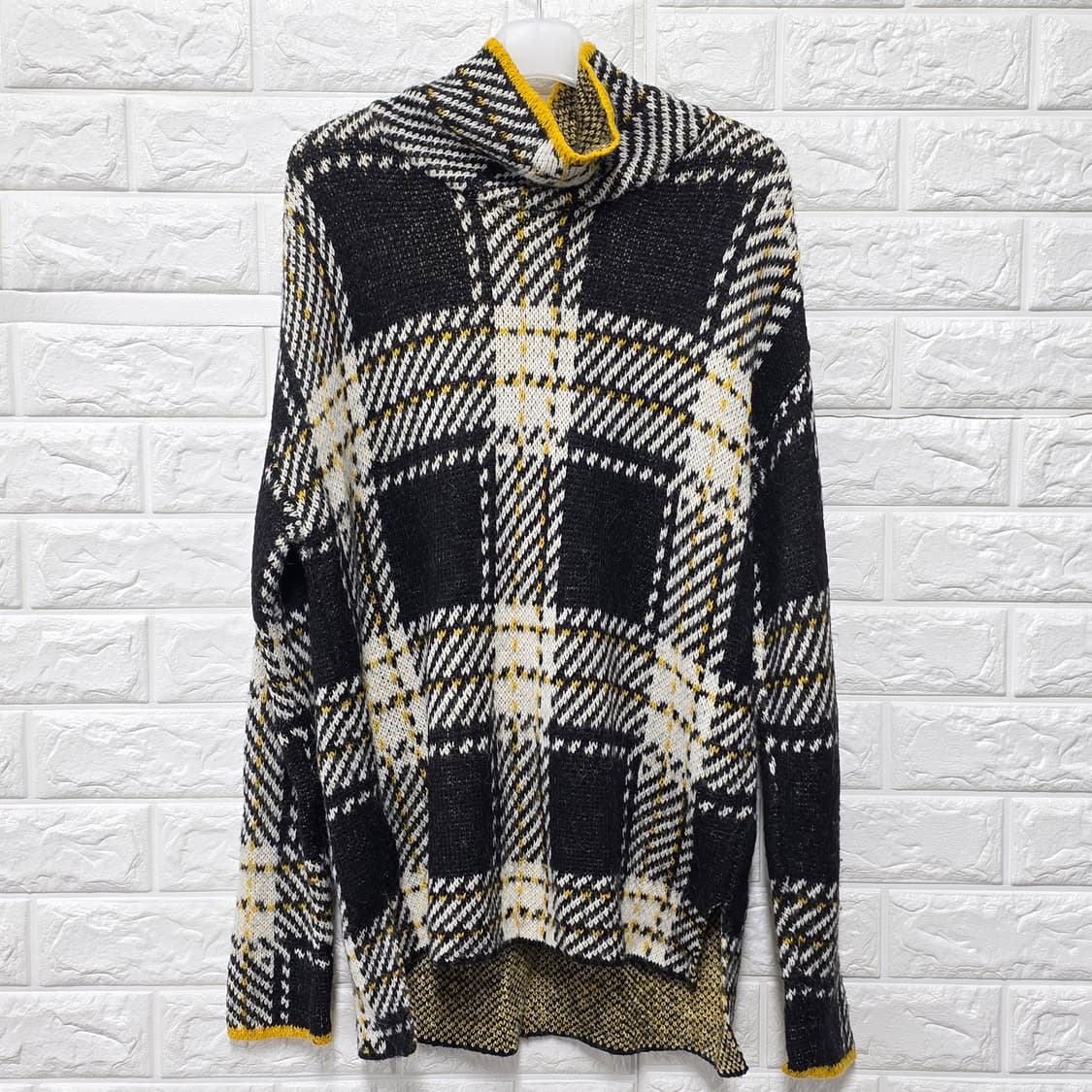 택포) DKNY 체크 터틀넥 니트 M 상품이미지1