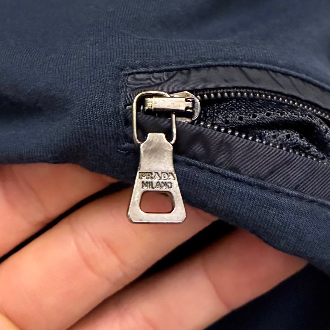 (S~M)PRADA 프라다 레드탭 테크니컬 포켓 롱슬리브 티셔츠 상품이미지8