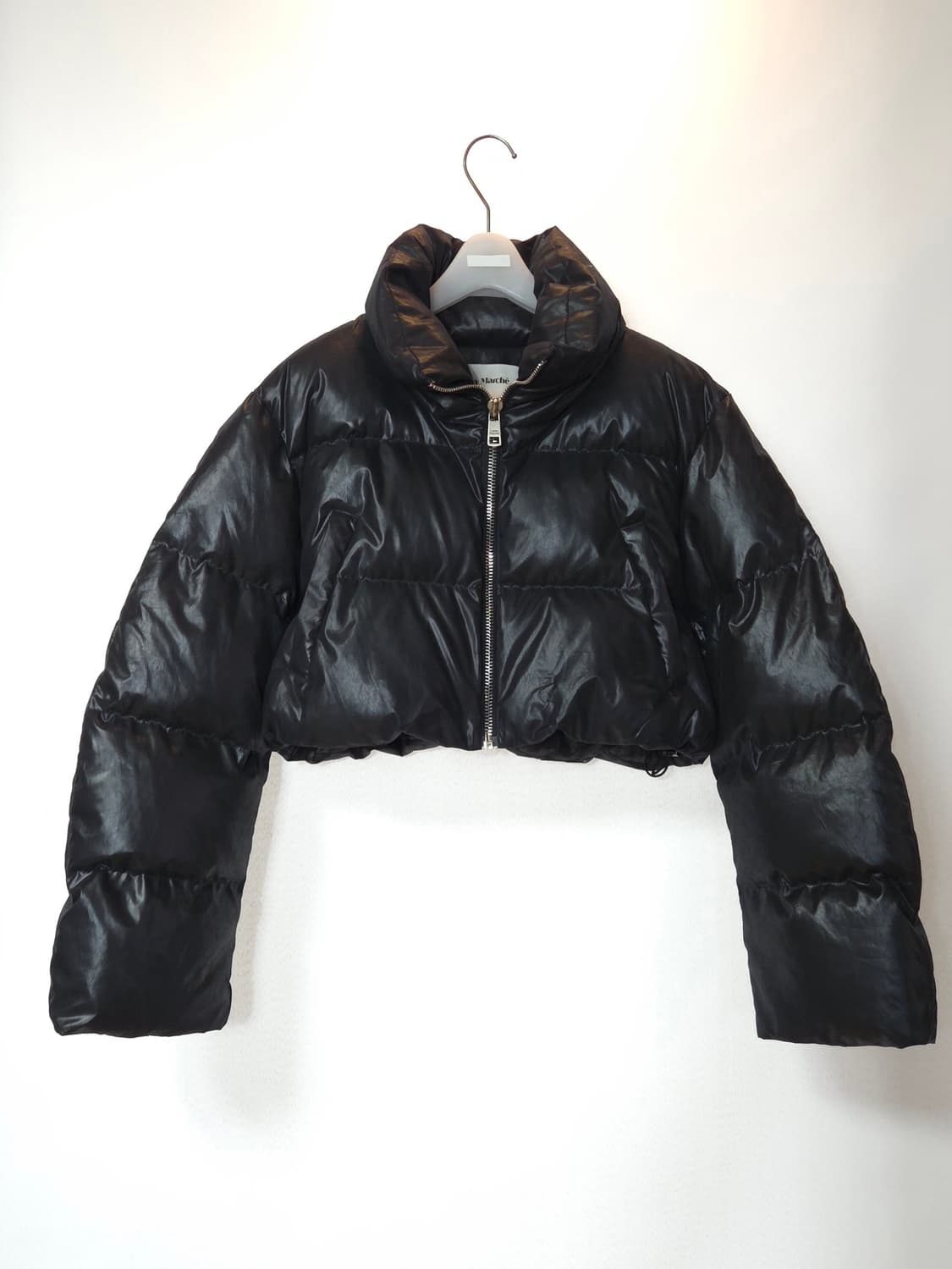 럭키슈에뜨 럭키마르쉐 2022 글로시 크롭 다운 패딩  F 사이즈 상품이미지3