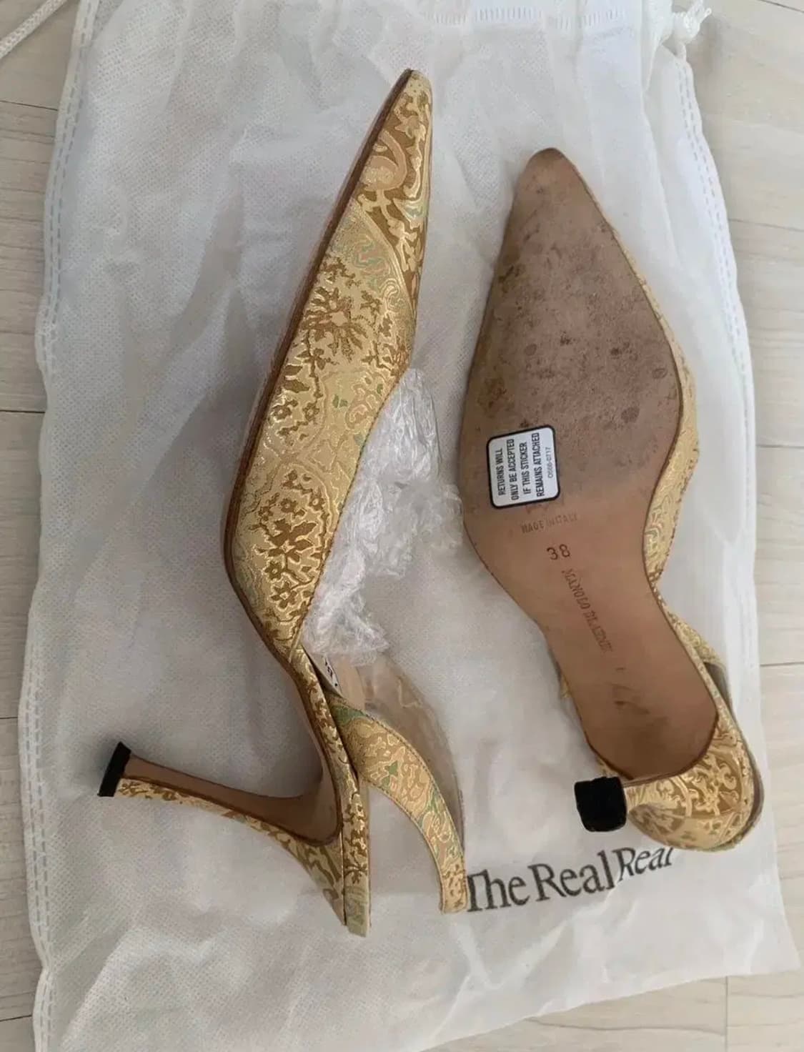 Manolo Blahnik 마놀로 블라닉 메탈릭 캐롤라인 펌프스 상품이미지9