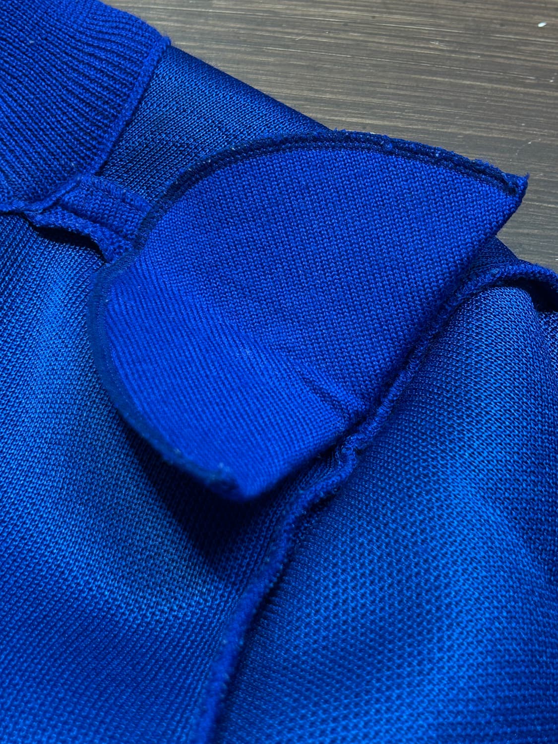 입생로랑 빈티지 로즈 엠보 니트 탑  상품이미지5