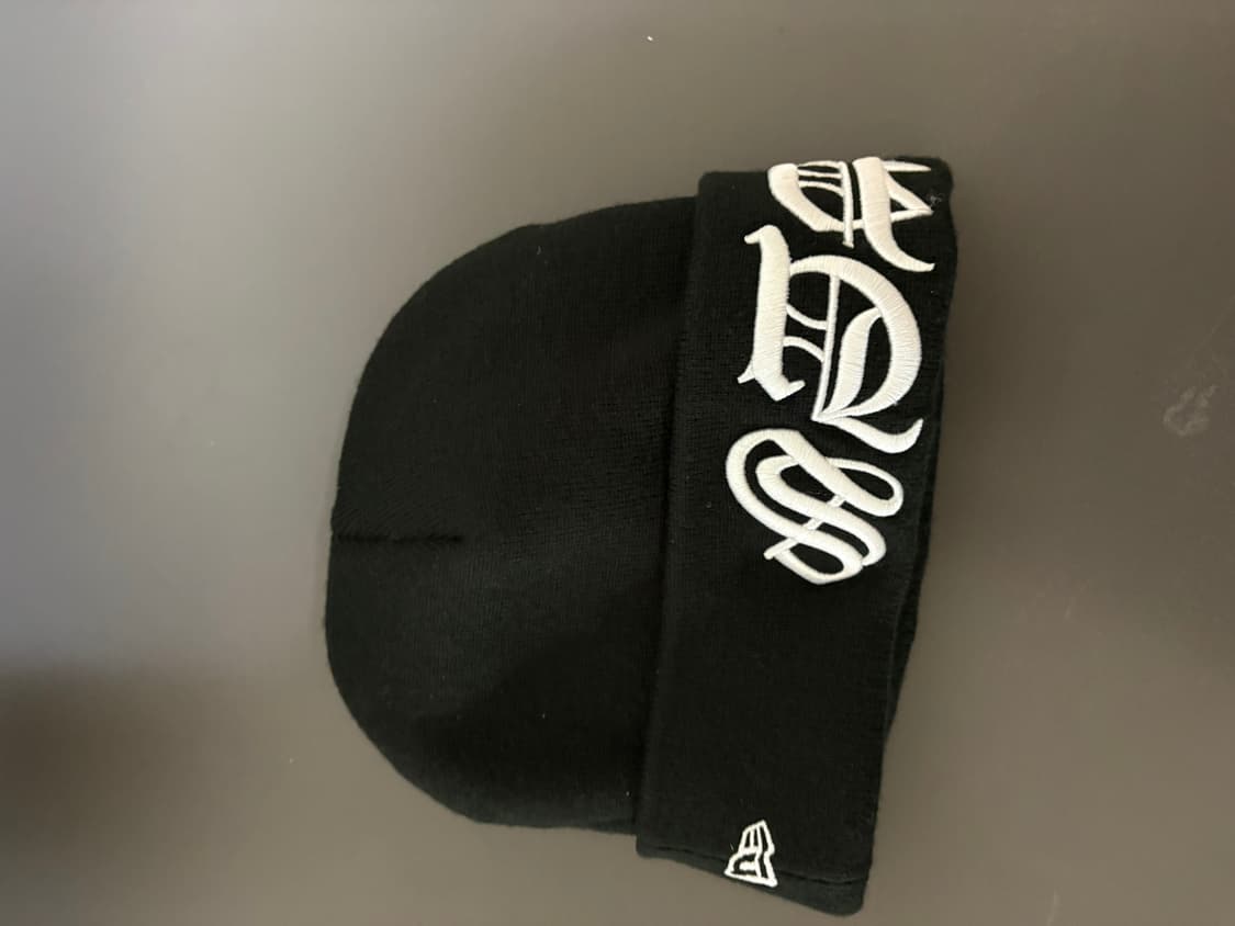 슈프림 뉴에라 블랙레터 비니 블랙 상품이미지2