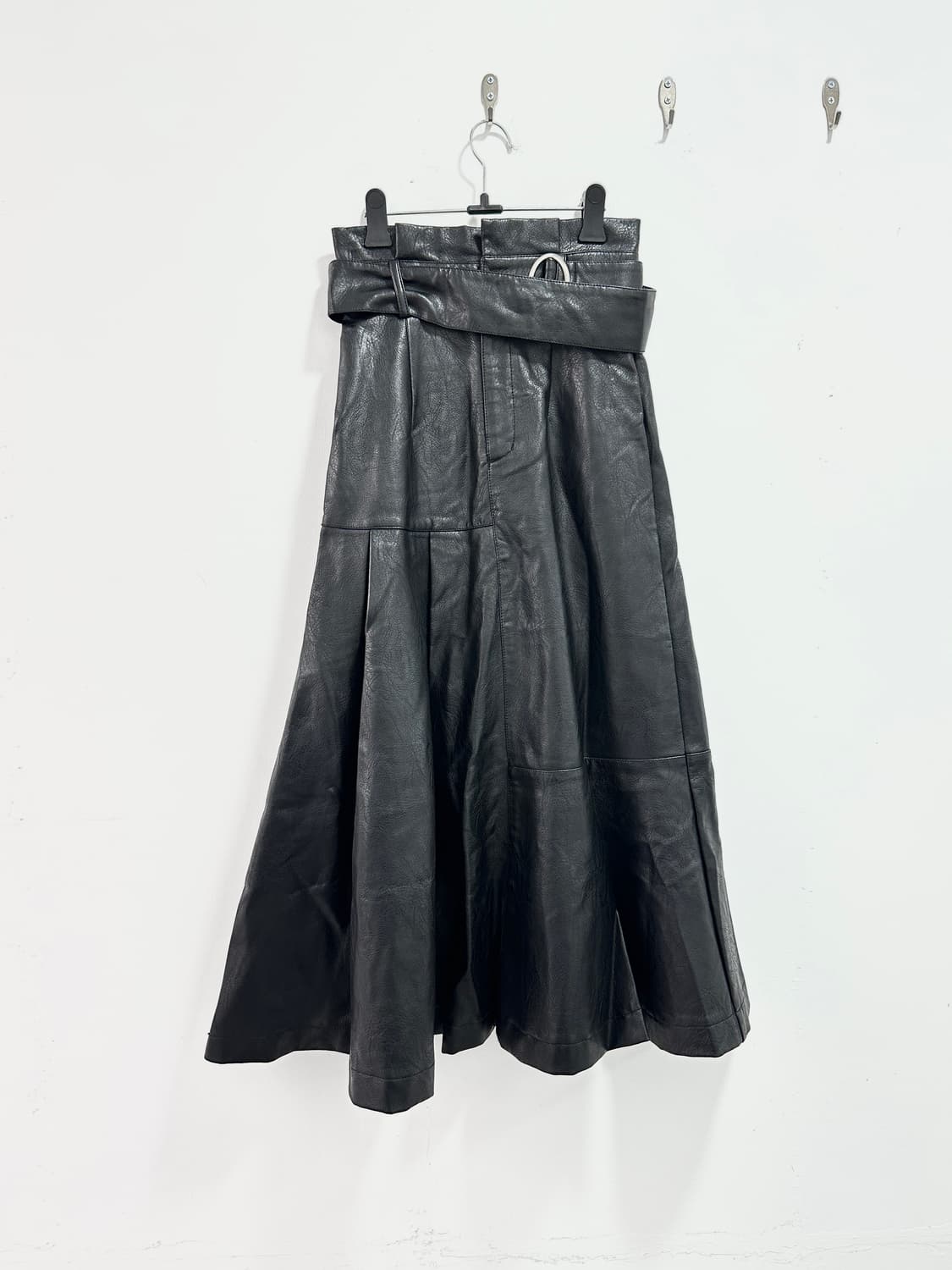 Emiria Wiz leather belted skirt 상품이미지1