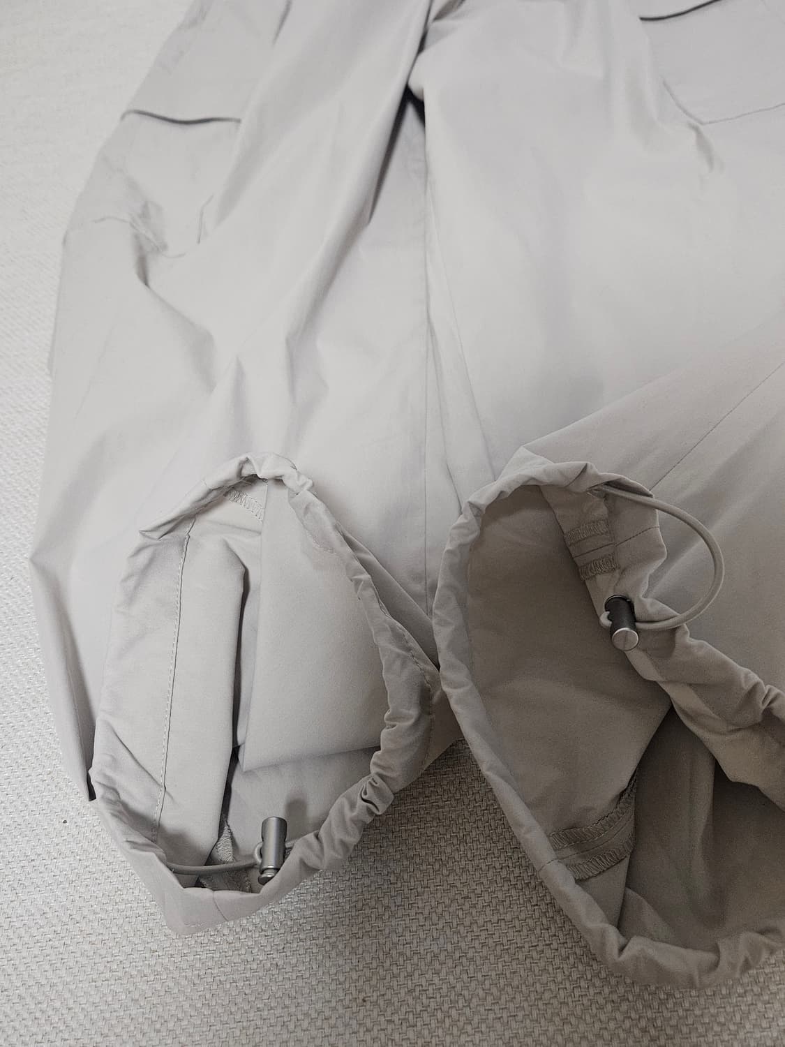 (새상품)스파오 슈퍼와이드 나일론 카고팬츠 상품이미지3