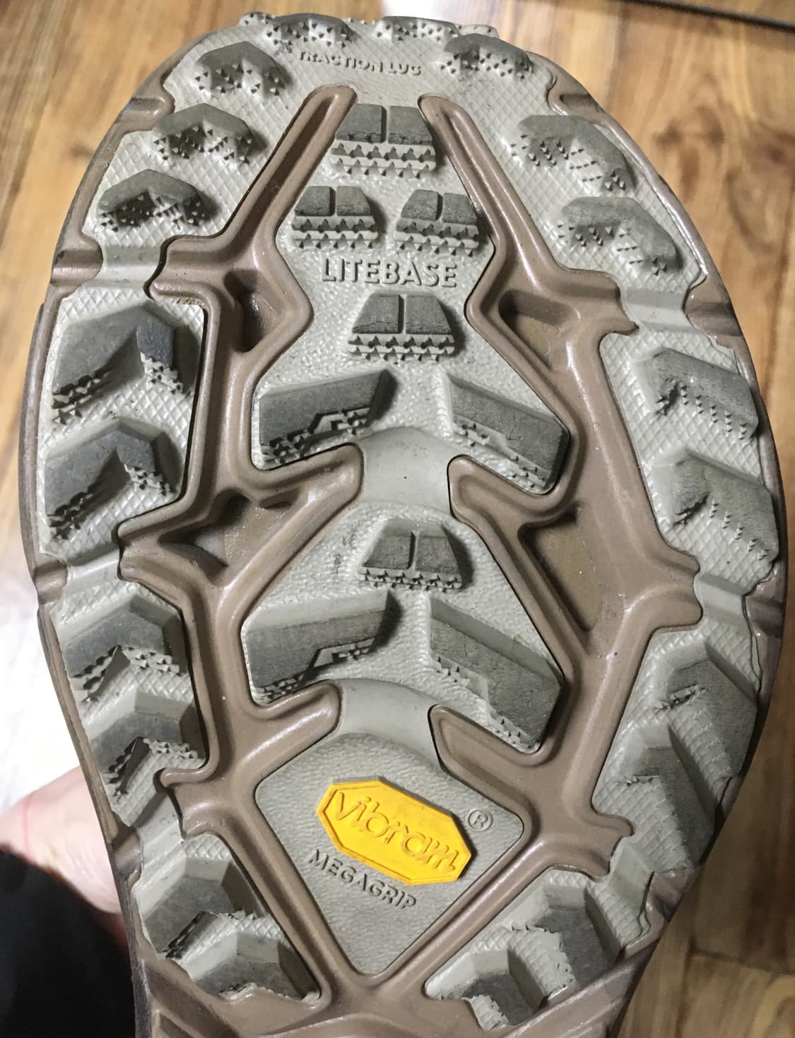 호카 새티스파이 마파테스피드4 라이트 러버 판매합니다 상품이미지6