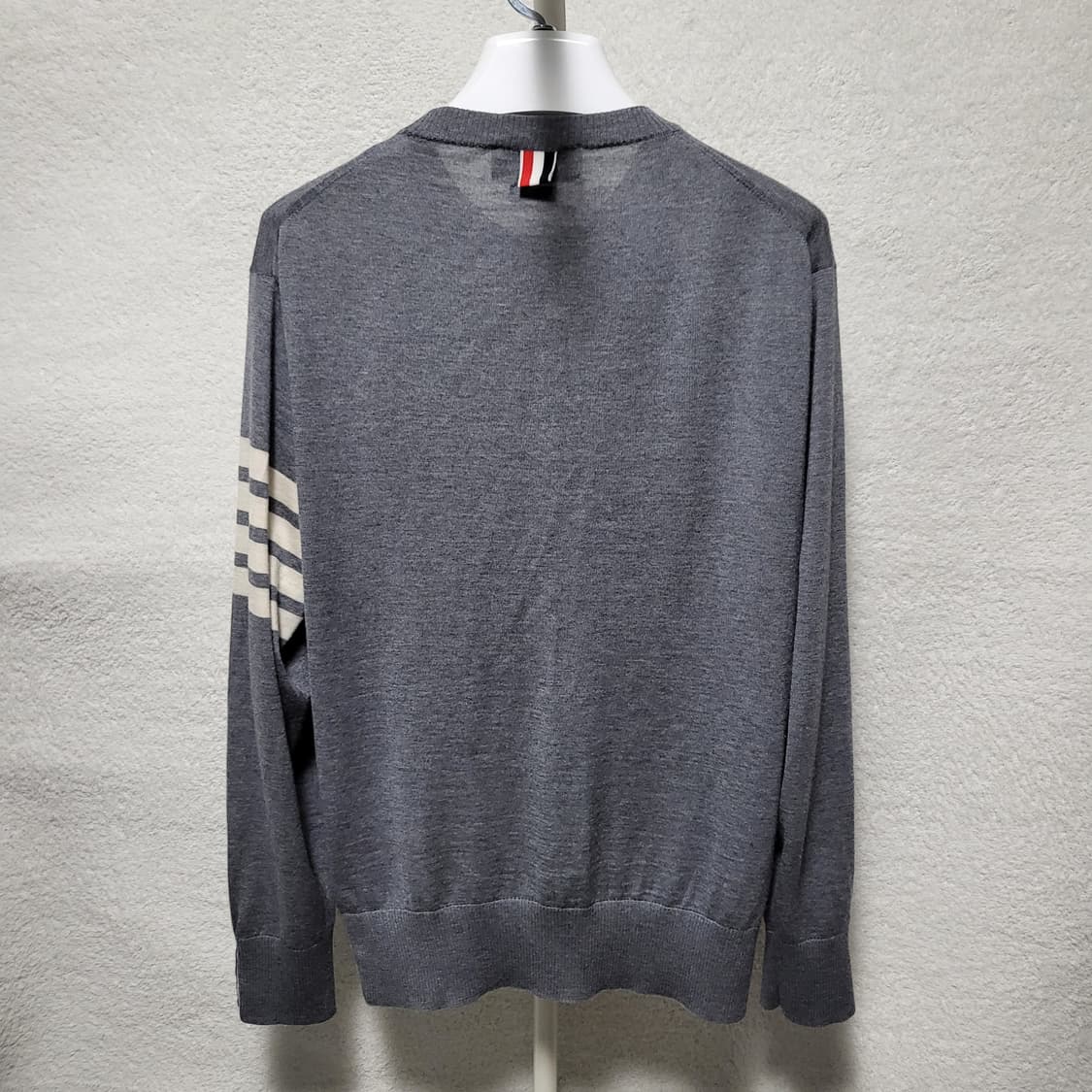 [정품] 3 / 톰브라운 사선완장 메리노 울 니트 상품이미지2