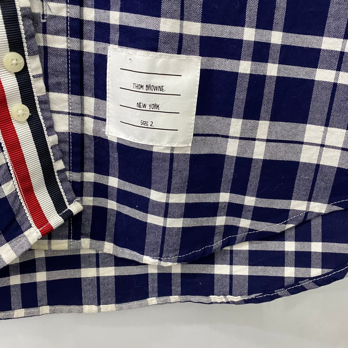 톰브라운 뉴욕 로고 체크 긴팔셔츠(2) 상품이미지3