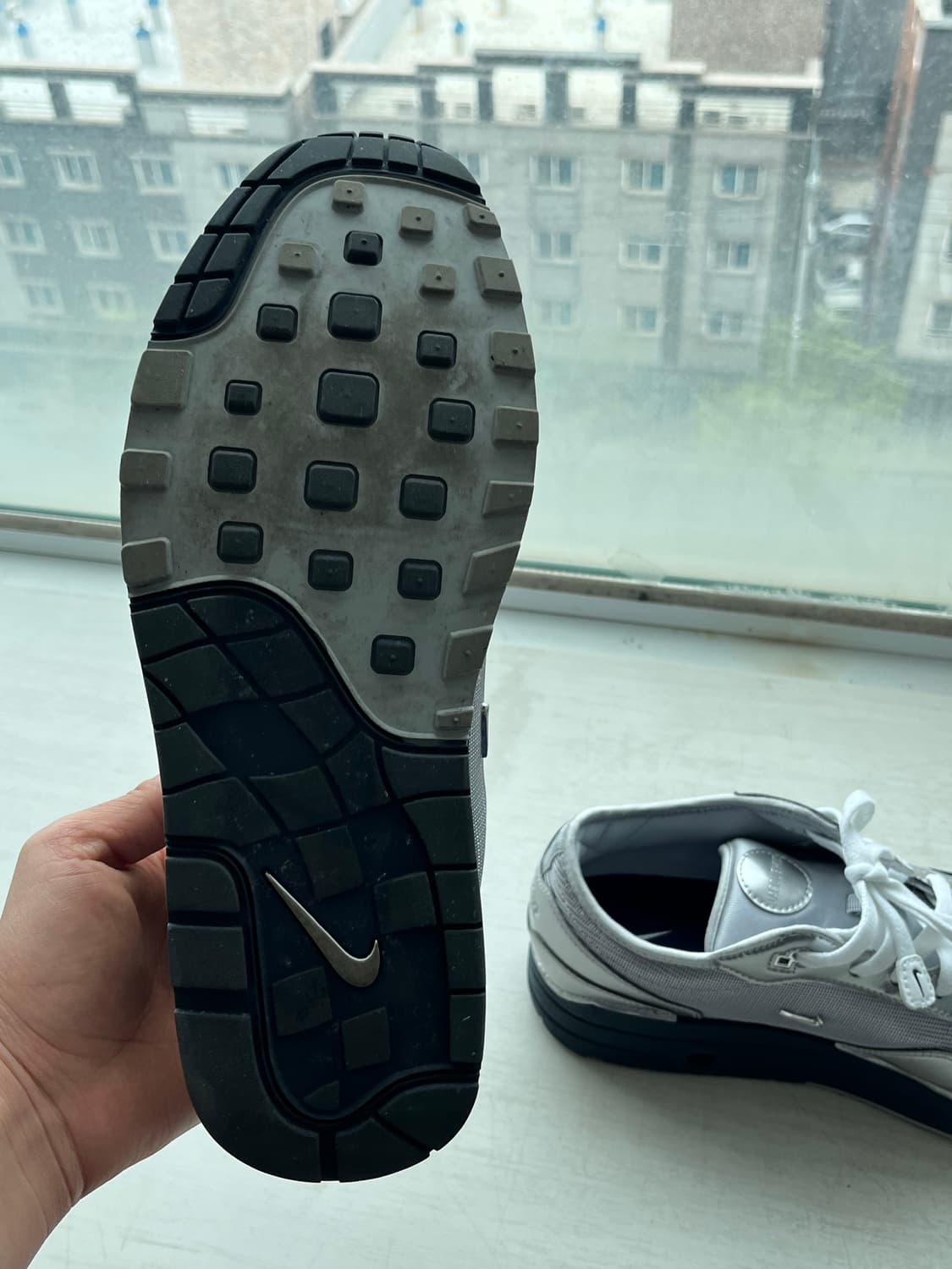 나이키 x 자크뮈스 에어맥스 1 '86 메탈릭 실버 미드나잇 네이비 상품이미지6