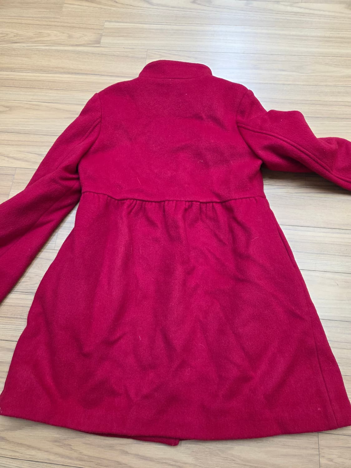 빨간색 빈폴 여아 코트 판매합니다. 사이즈는 155이고 모 89% 소재입 상품이미지2