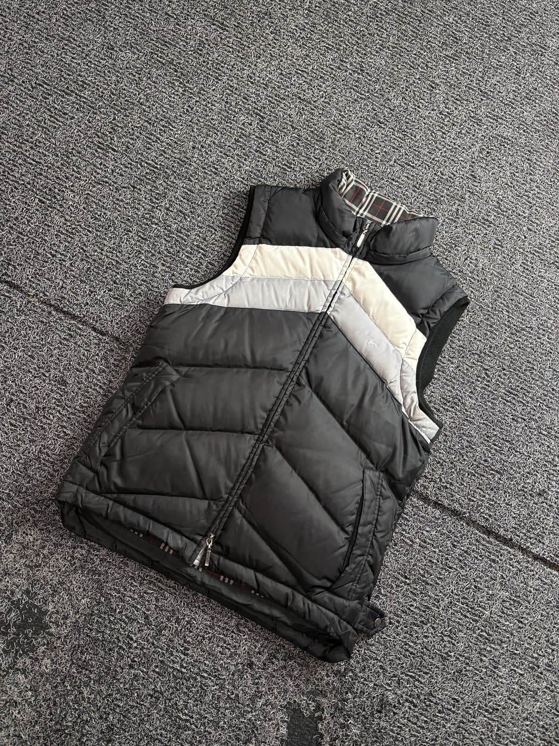 버버리 블랙 라벨 일판 다운 베스트 2992 상품이미지1