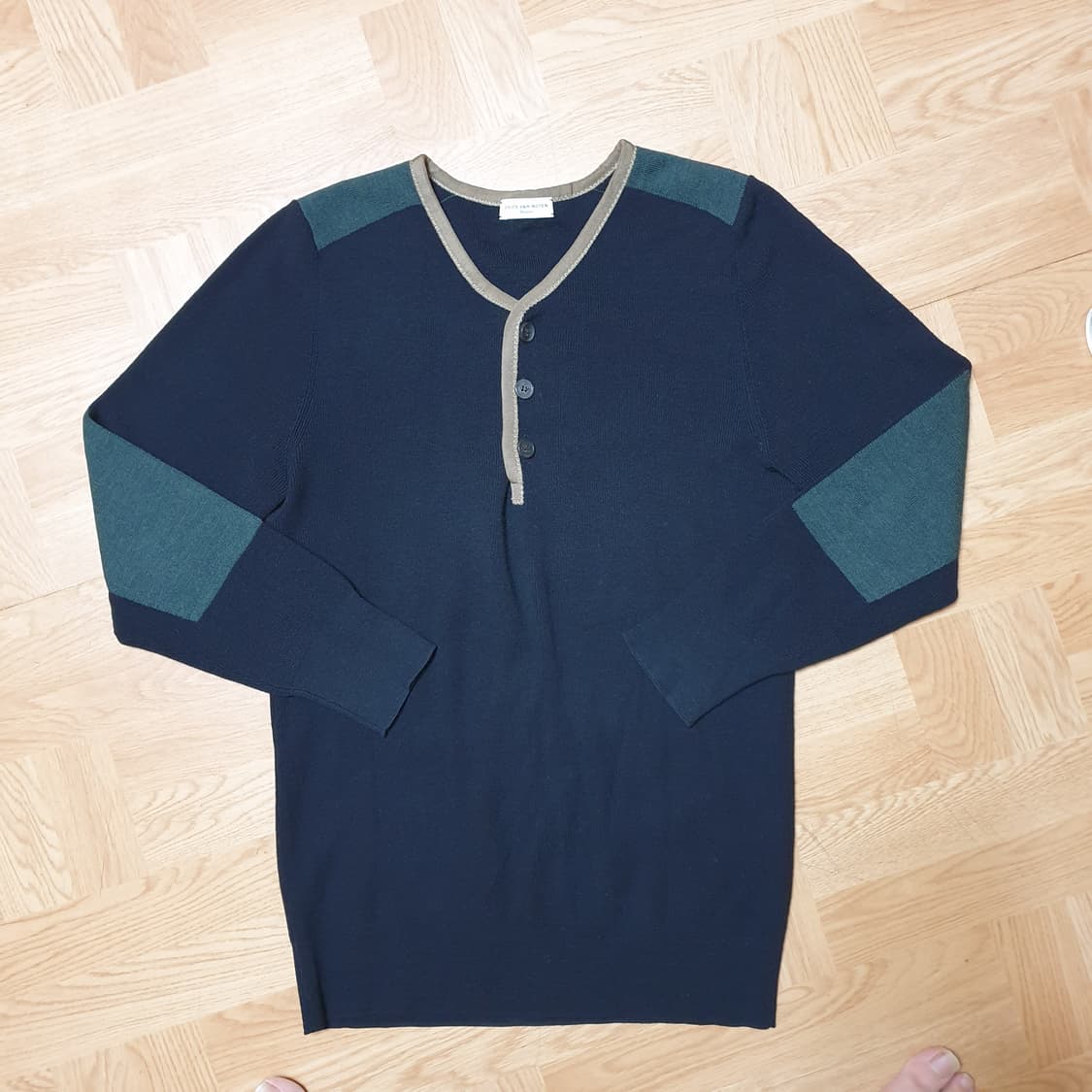 dries van noten 드리스반노튼 엘보패치 헨리넥 울 니트 스웨터 상품이미지2