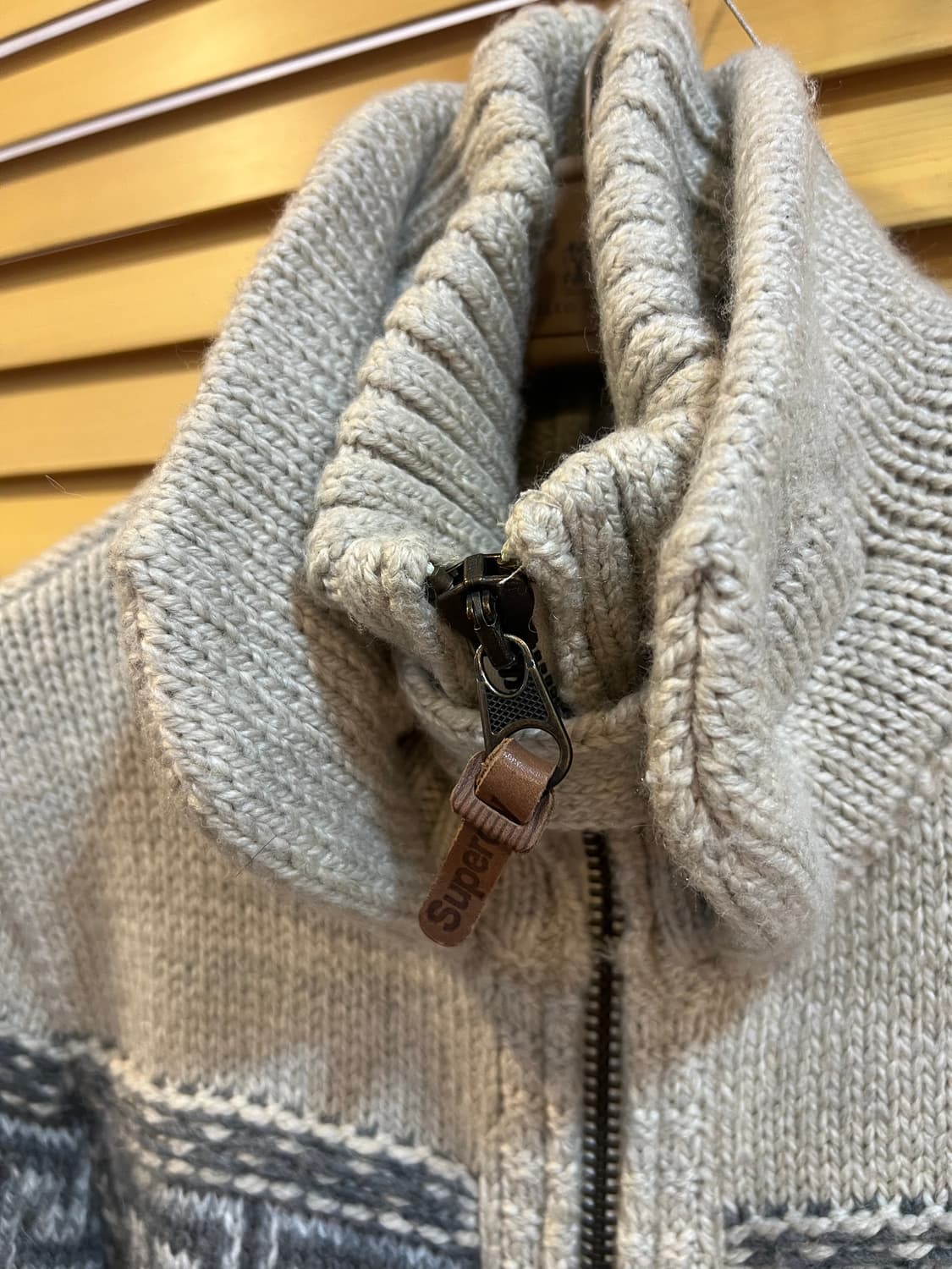 슈퍼드라이 여성 오트밀그레이 노르딕패턴 니트집업점퍼 상품이미지4