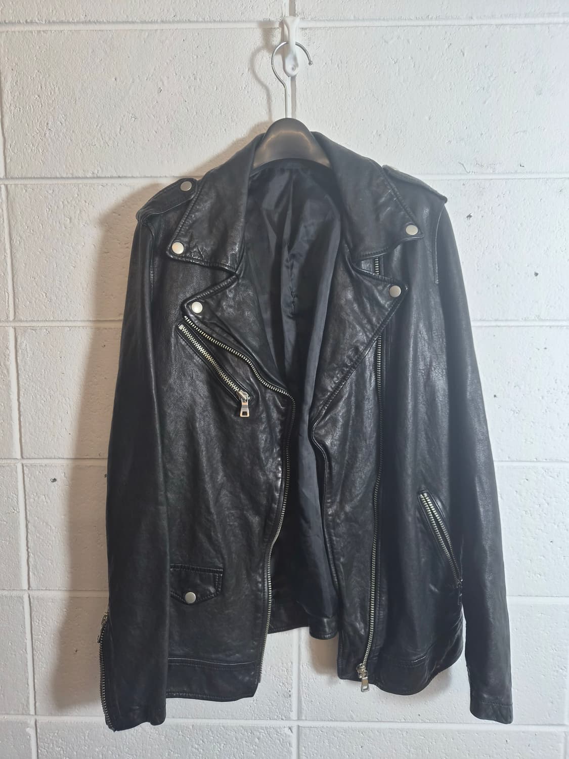 FREE) FRIENDS ITALY 레더 라이더 자켓 팝니다 상품이미지1