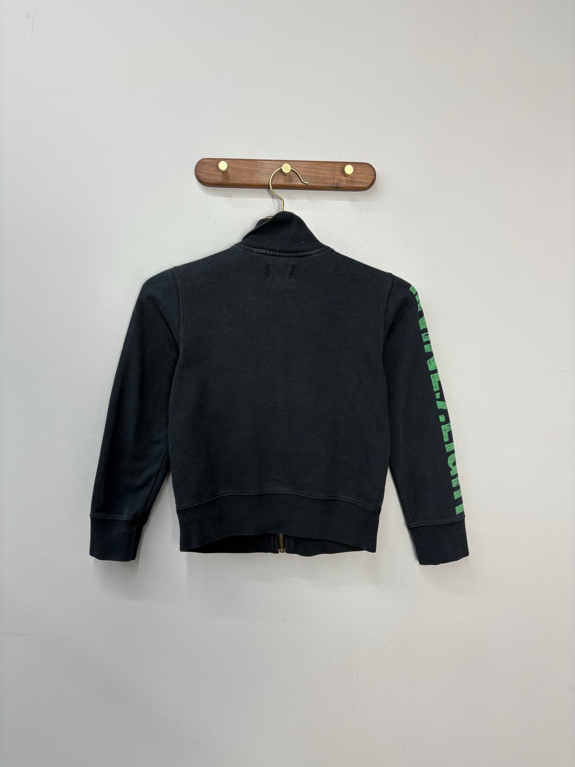 디젤 펑크 빅로고 크롭 스웻집업재킷 A2432 상품이미지5