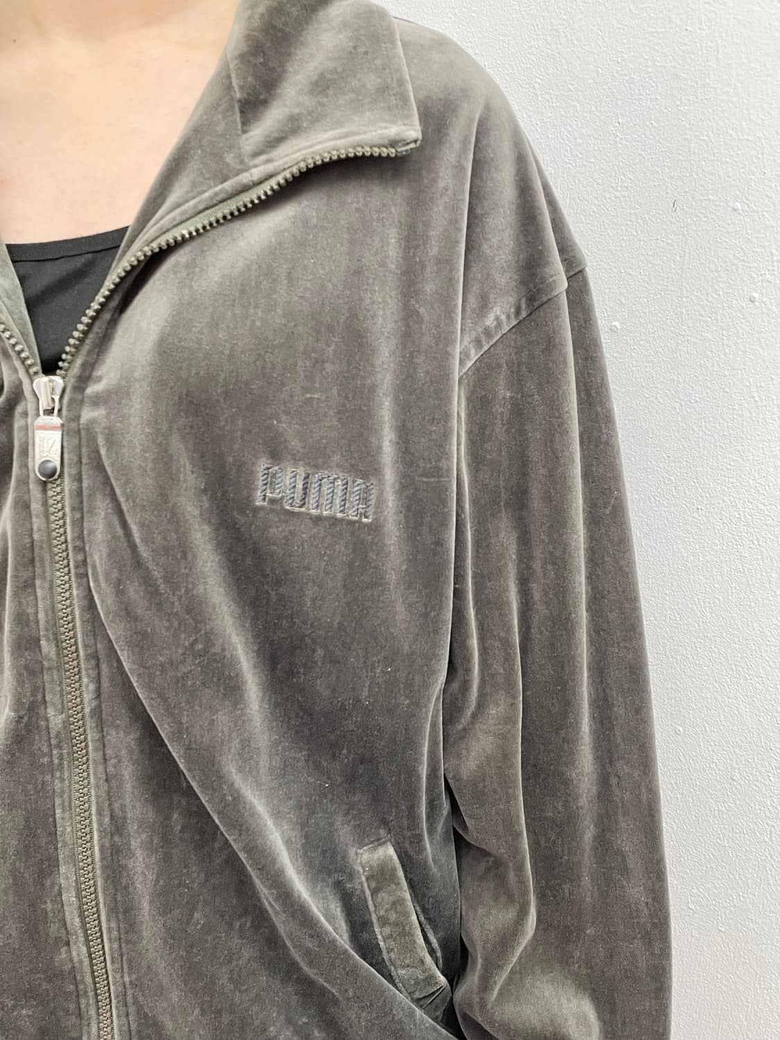 퓨마 차콜 벨벳 벨로아 집업 상품이미지2