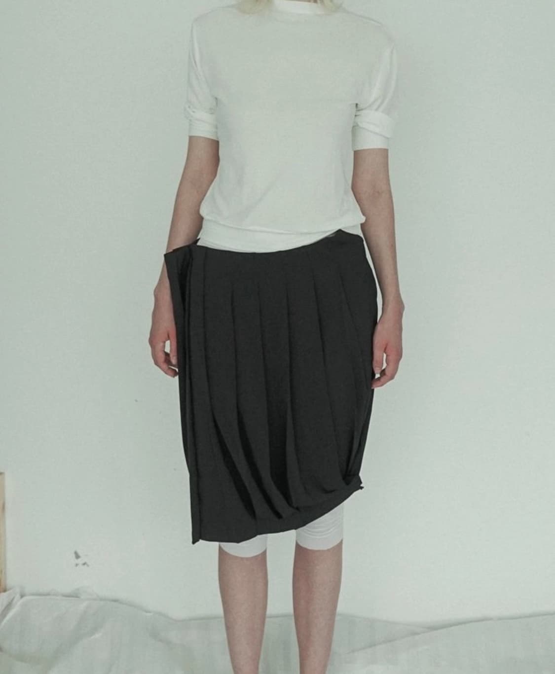 에옹쓰 플리츠스커트 pinched pleats skirt 블랙2 상품이미지1