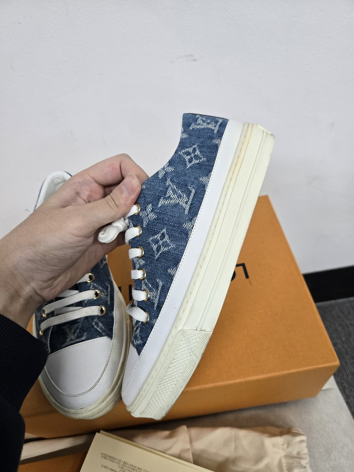 [보증서 정품]루이비통 데님 스니커즈 상품이미지4