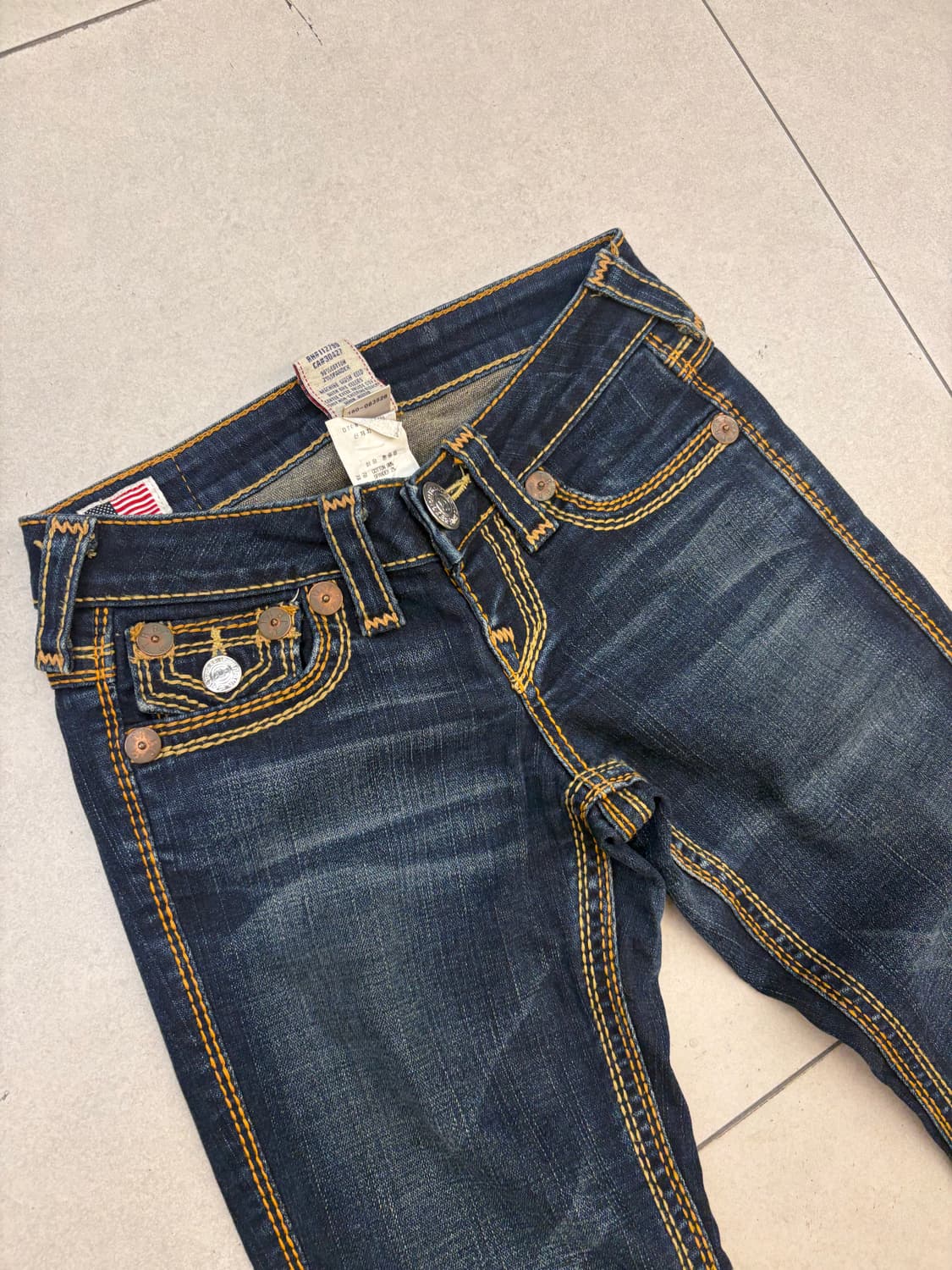 [ 23 ] 트루릴리전 BECKY QT 부츠컷 데님 상품이미지4