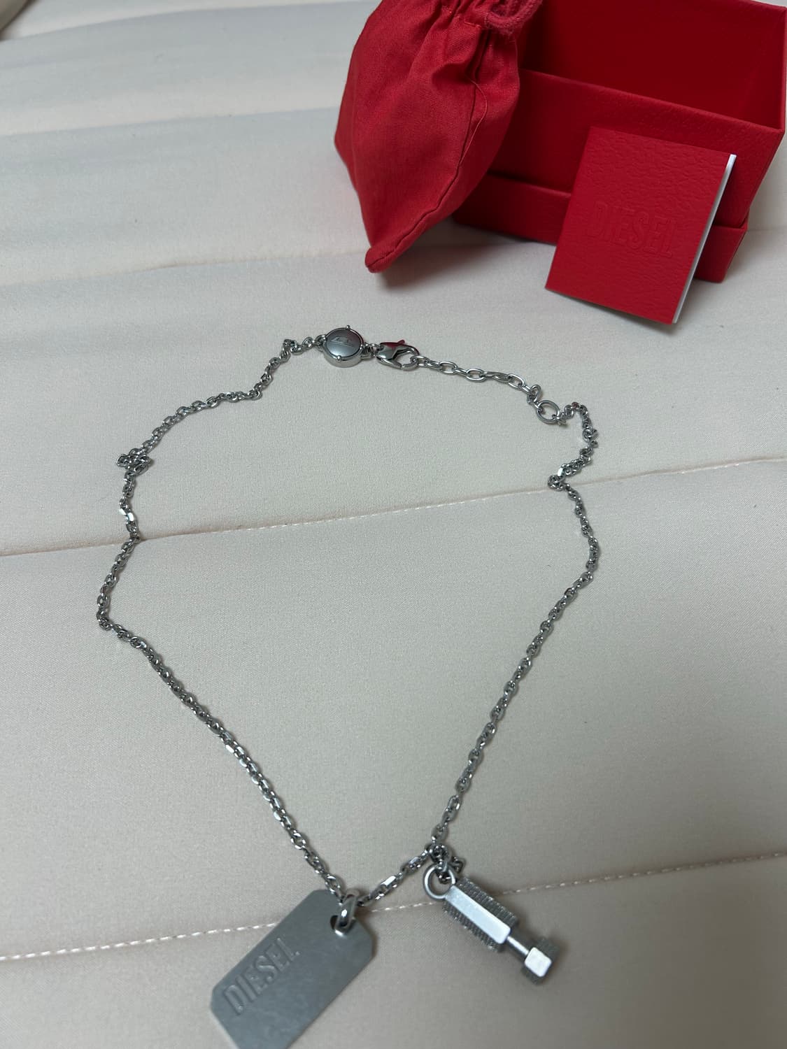 [새상품급,풀박스] 디젤 팬던트 실버 목걸이 상품이미지1