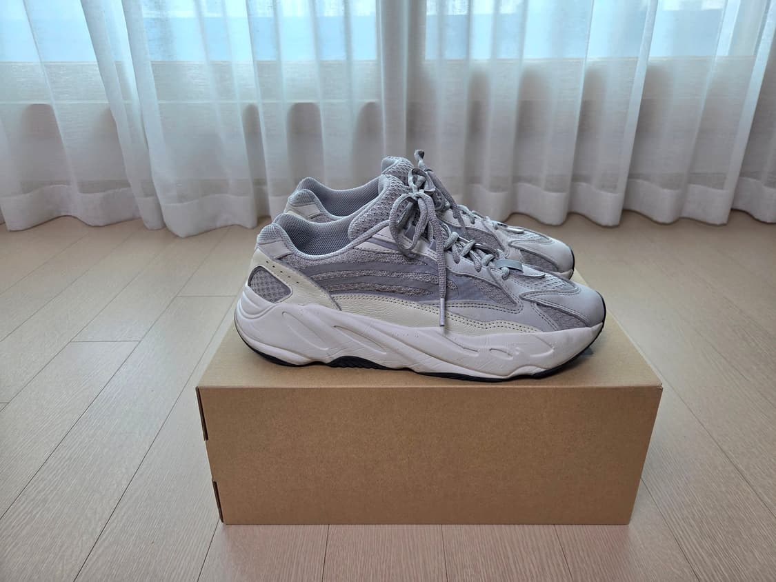 [아코탭] 아디다스 이지부스트 700 V2 스태틱 275 size 상품이미지3