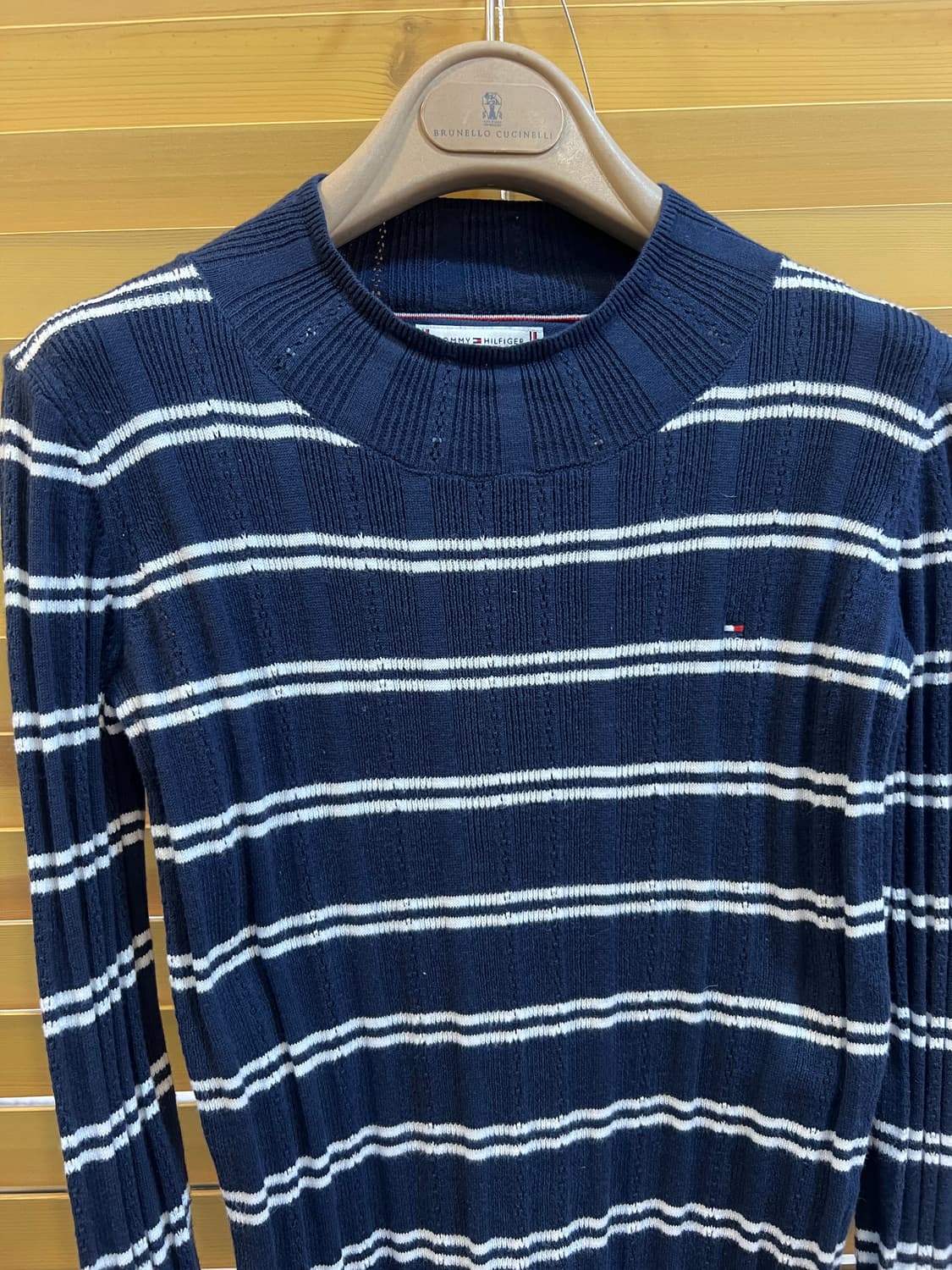 타미힐피거 여성 네이비 스트라이프 아일렛골지니트 니트티셔츠   상품이미지1