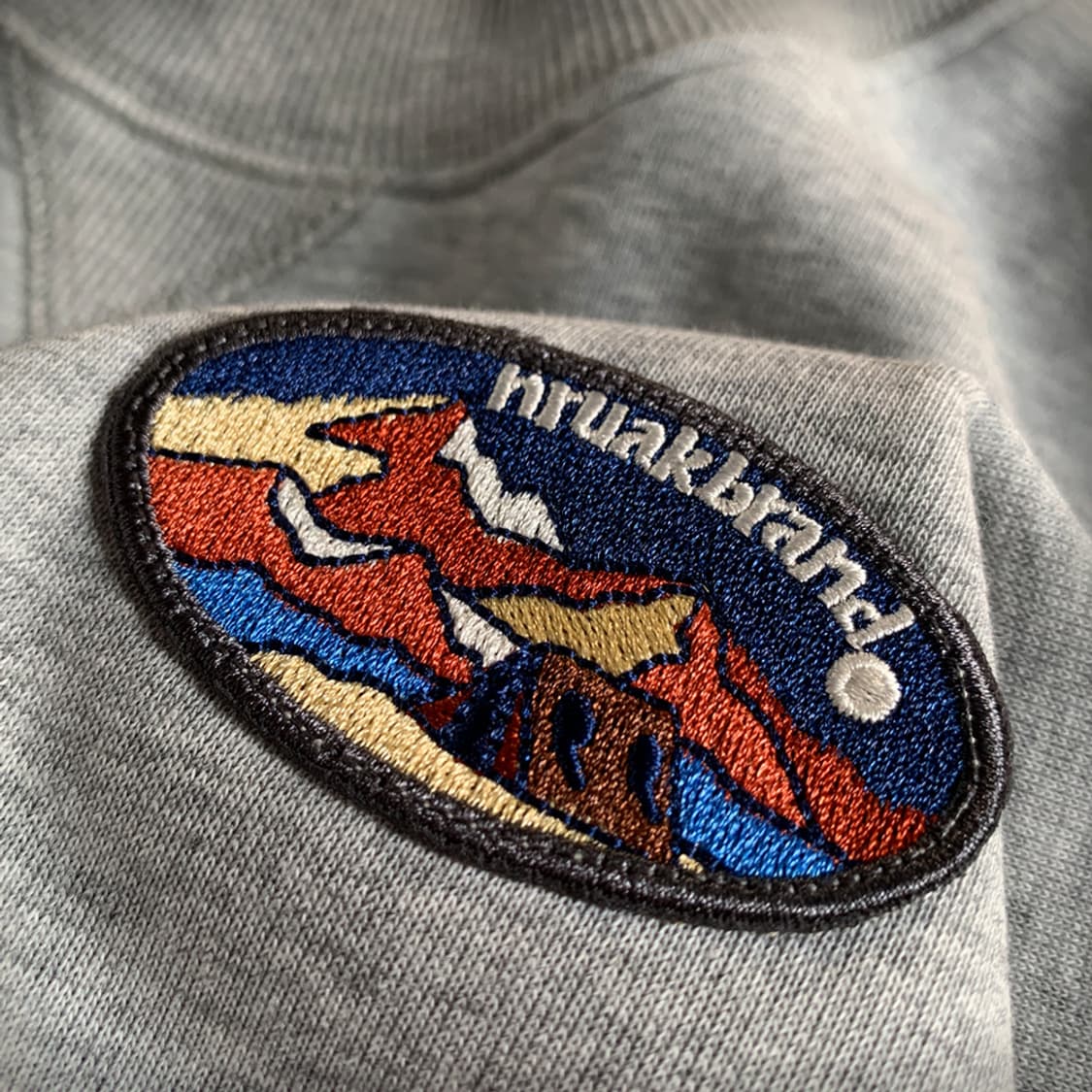 복고풍 자수 기모 맨투맨 (2color) 상품이미지5