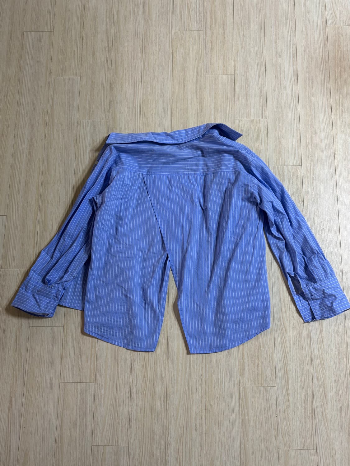 블루 스트라이프 뒷트임셔츠 상품이미지2