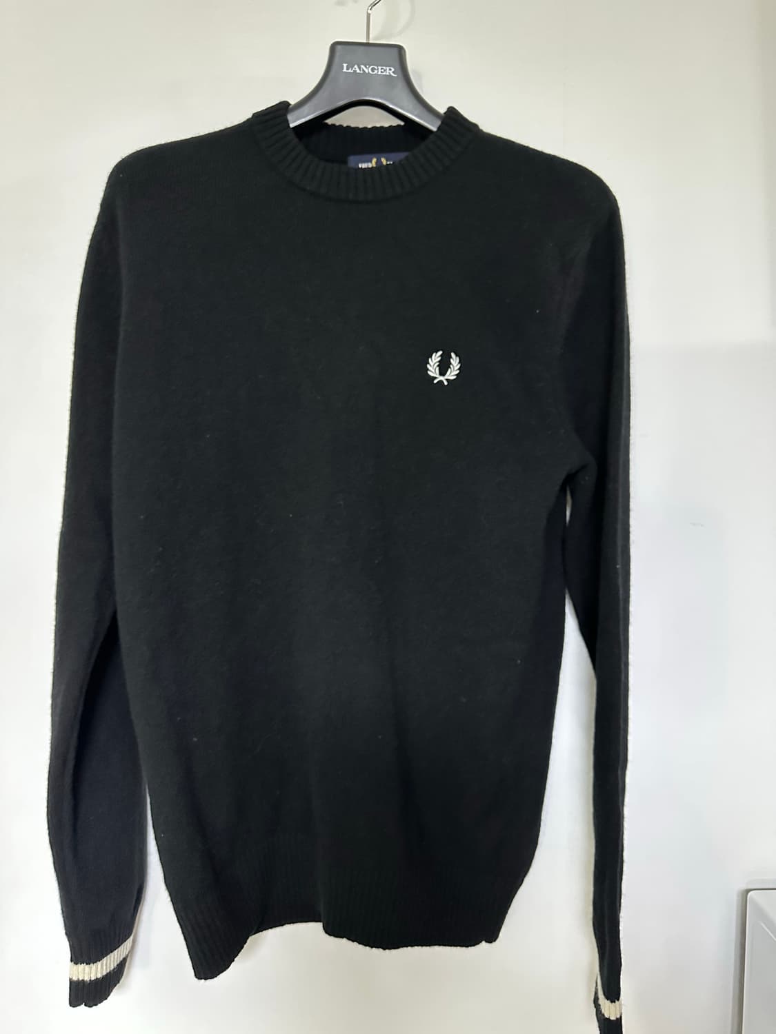 프레드페리 블랙 라운드넥 니트 상품이미지1