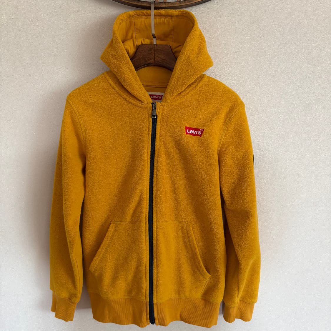 리바이스 아동용 옐로우 후리스 집업 상품이미지1