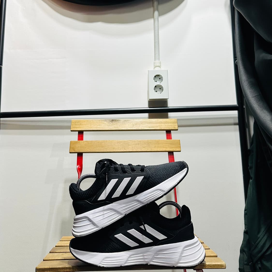 250) 아디다스 운동화 남녀공용 신발 갤럭시 6 상품이미지7