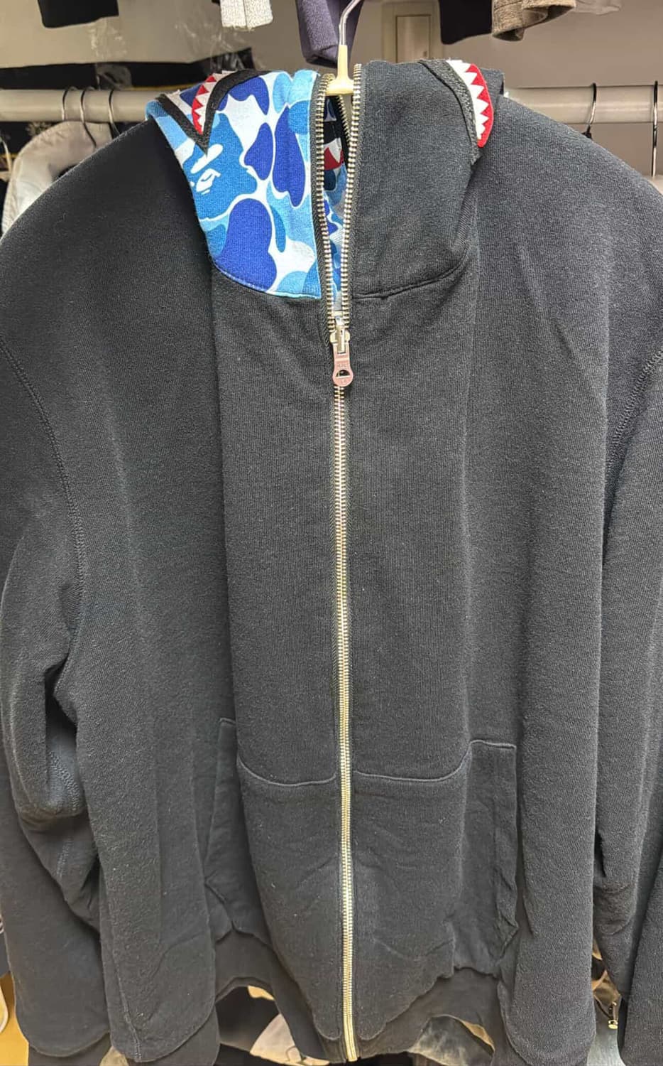 [새상품급 XL] 베이프 리버시블 샤크후드 블루 카모 상품이미지3