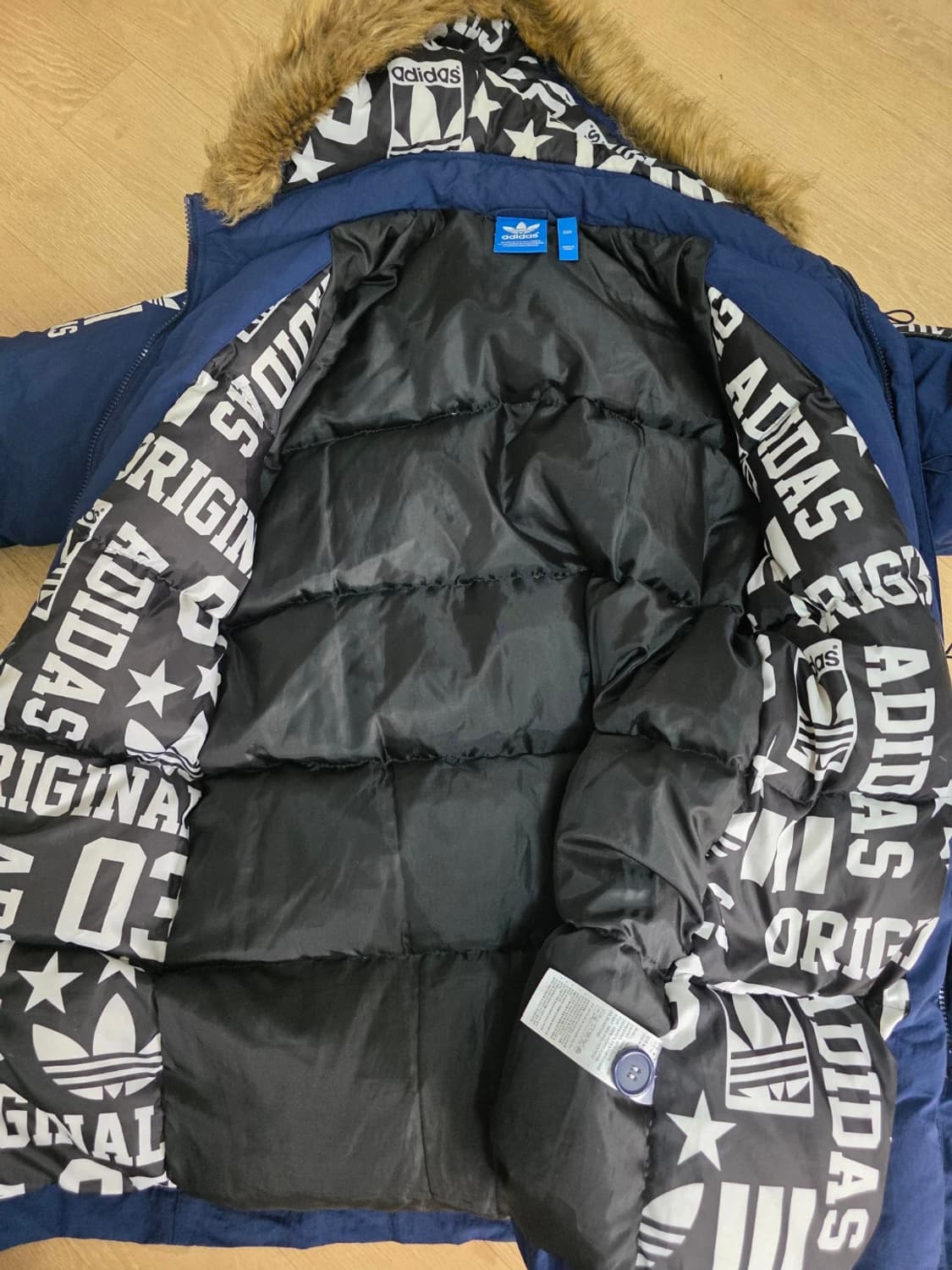 아디다스 오리지널 불꽃 패치 덕다운 패딩 상품이미지9