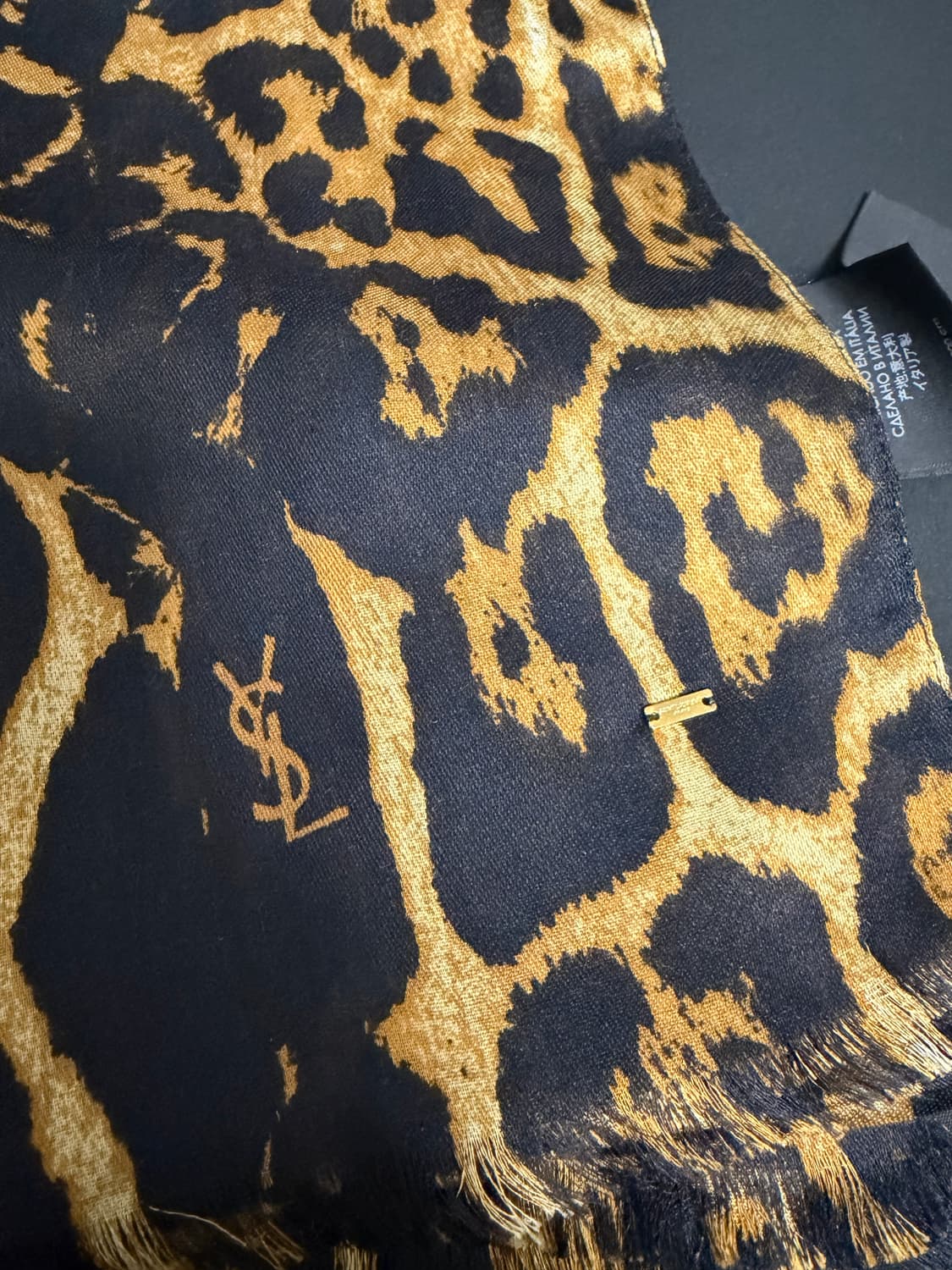 [새상품] 생로랑 레오파드 실크 스카프 상품이미지2