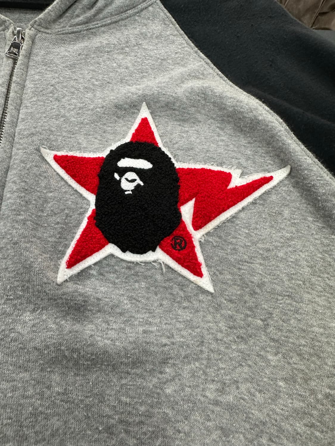 베이프 자수 스타사루 래글런 후드집업 상품이미지7