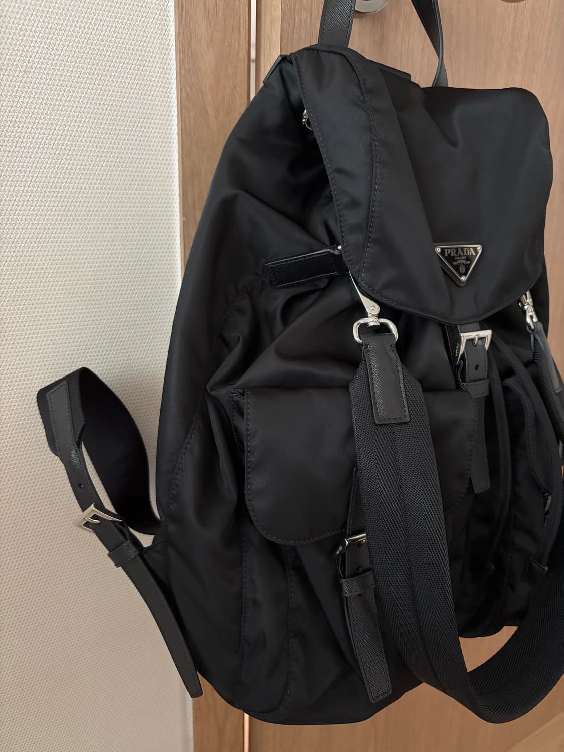 프라다 25FW 리나일론 백팩 상품이미지2