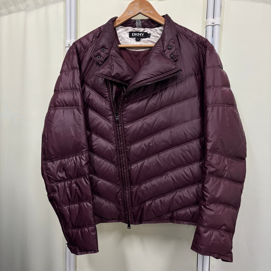 DKNY 사선 비대칭 패딩 자켓 상품이미지1