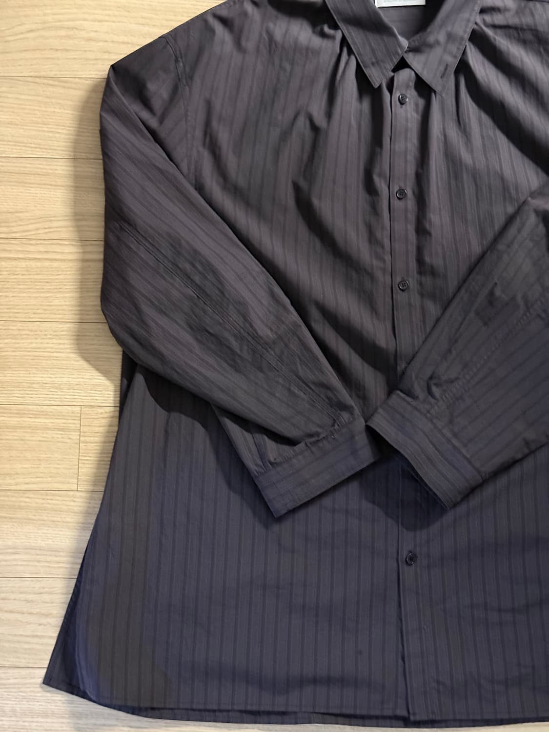 아모멘토 스트라이프 셔링 오버사이즈 셔츠 브라운 M 상품이미지4