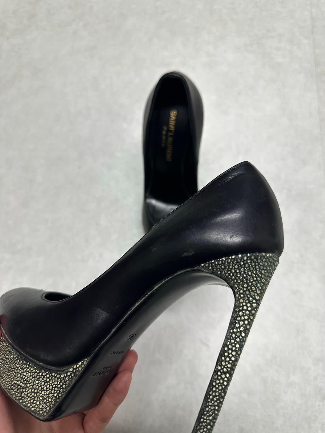 생로랑 스터드 플랫폼 펌프스 상품이미지5