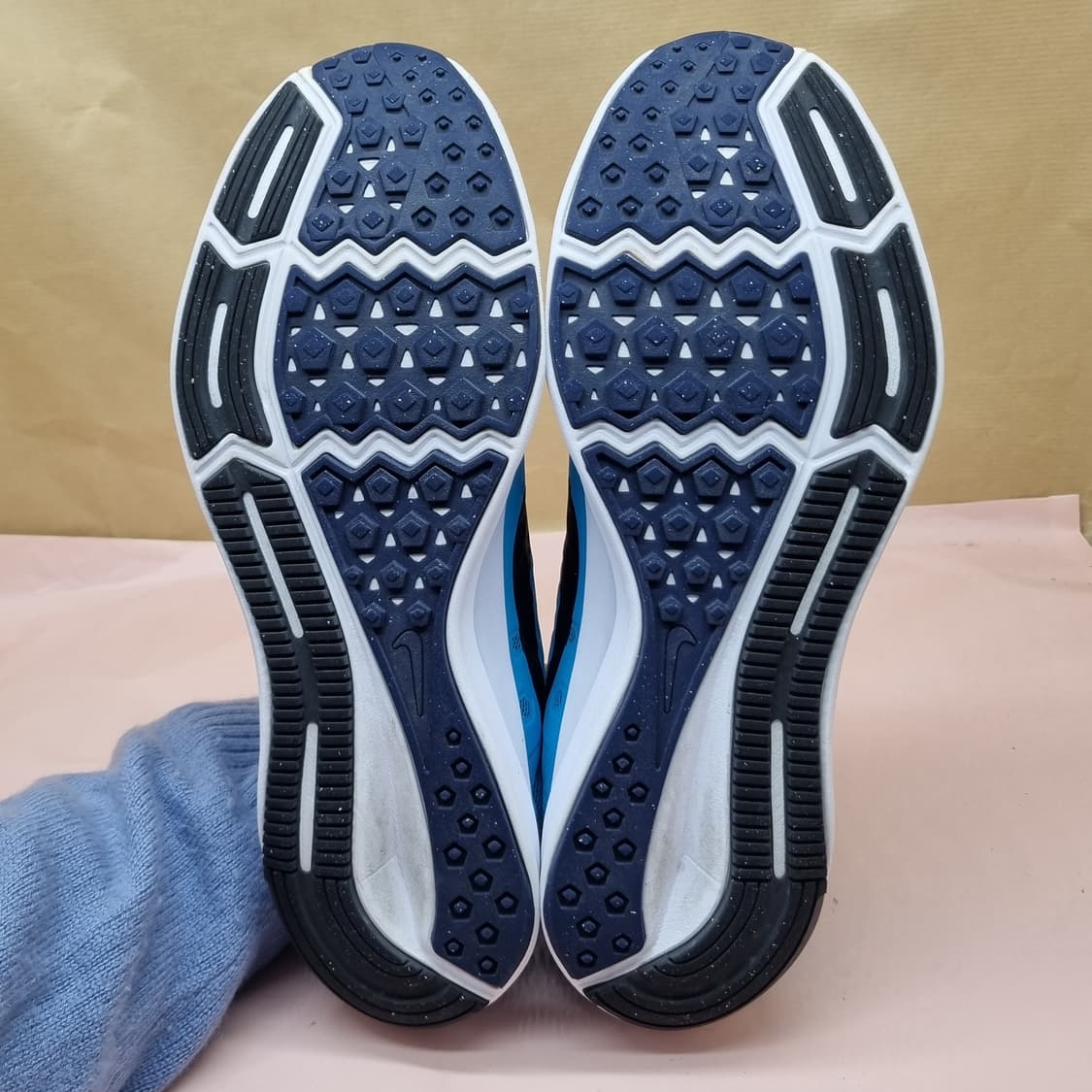 나이키 다운시프터 7 남성런닝화285 상품이미지3