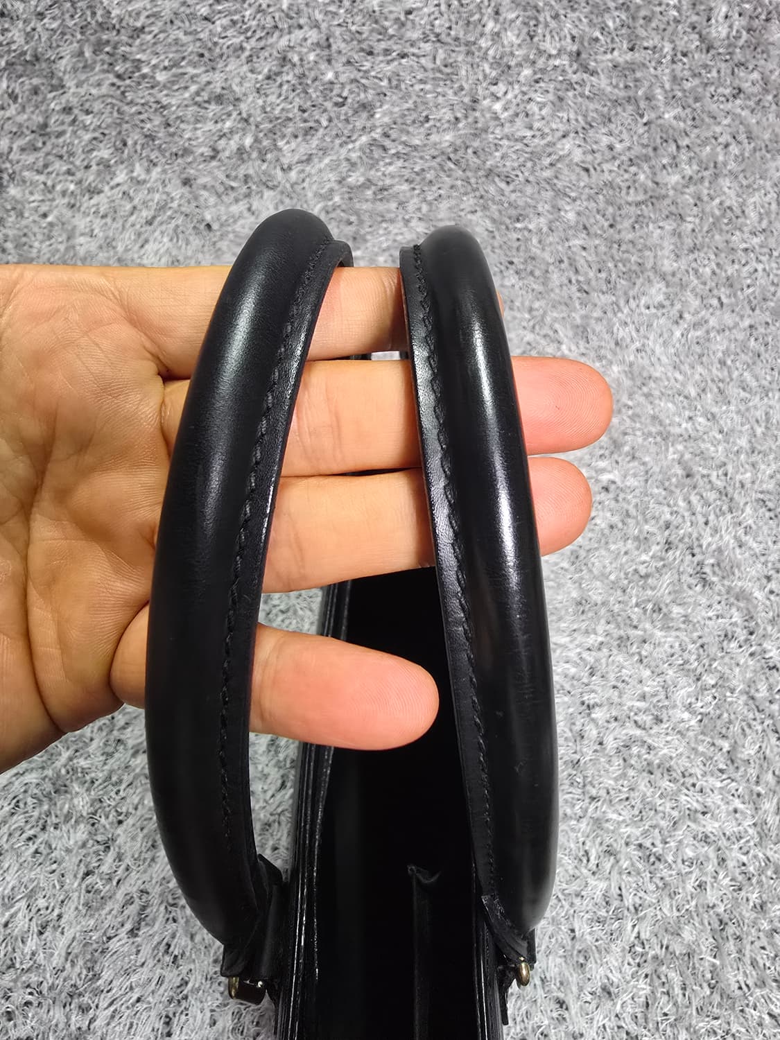 루이비통 에삐 삭플라 PM 토트백 상품이미지6