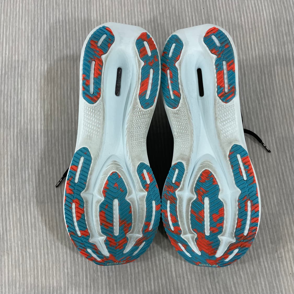 842) 요넥스 카본 크루즈 XR 런닝화 280mm 상품이미지7