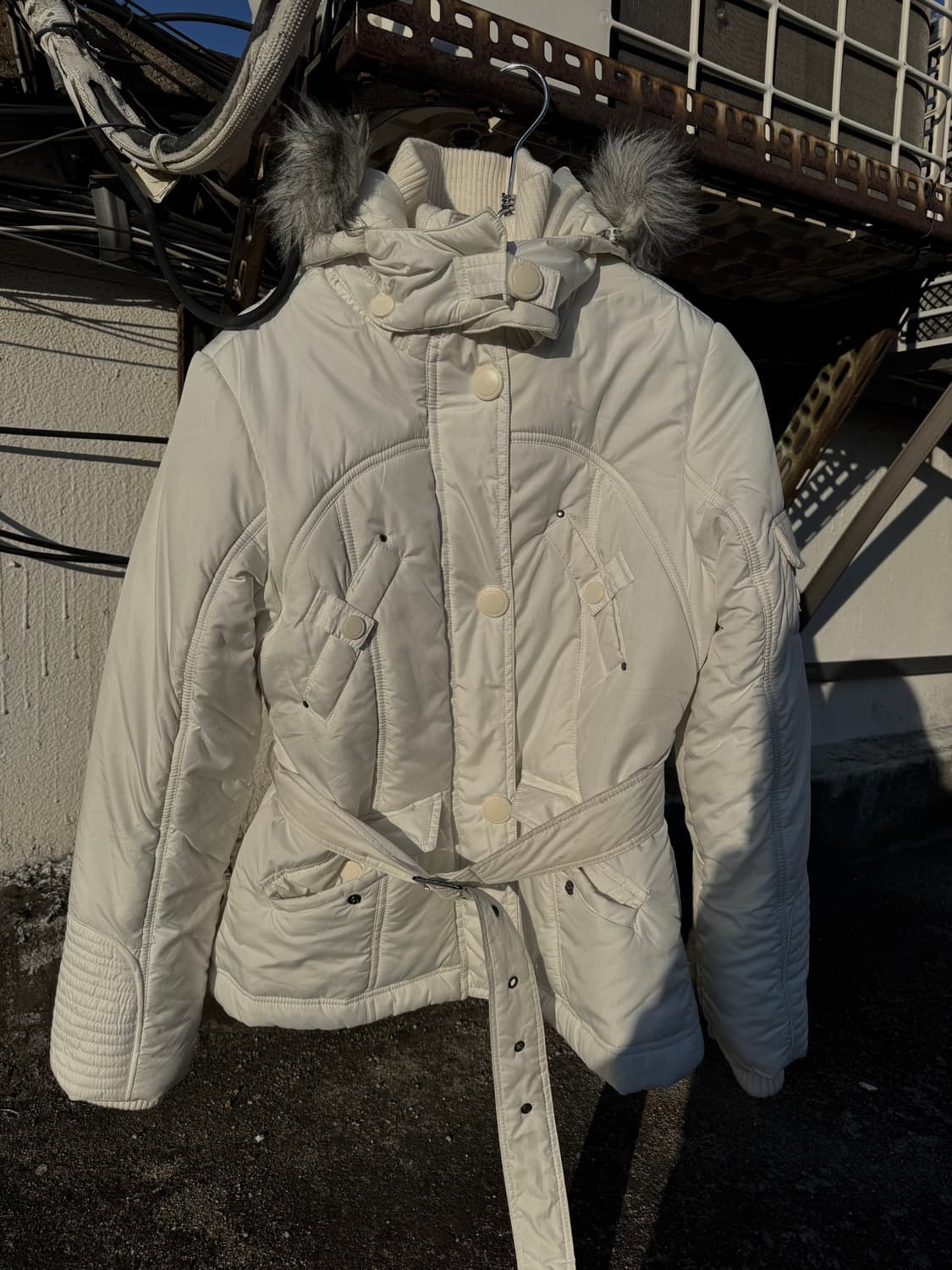 Ivory Fur-Trim Belted Puffer Jacket 상품이미지1