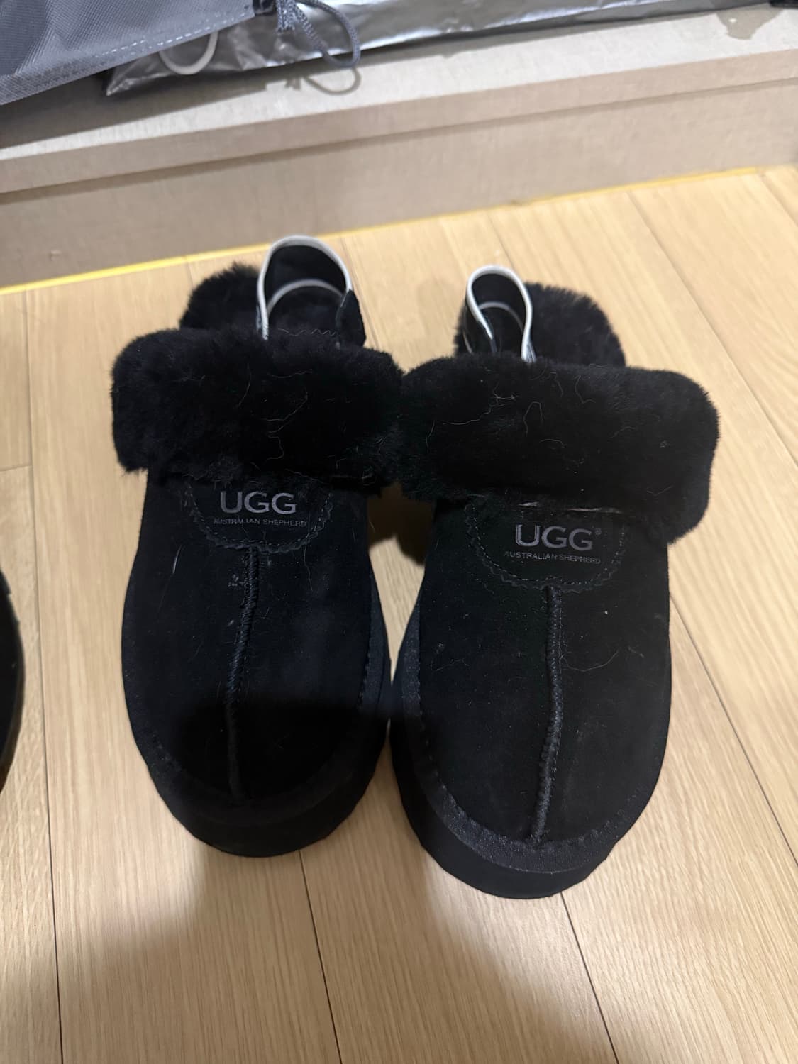 정품)어그 플랫폼 뮬 샌들 (235) 상품이미지1