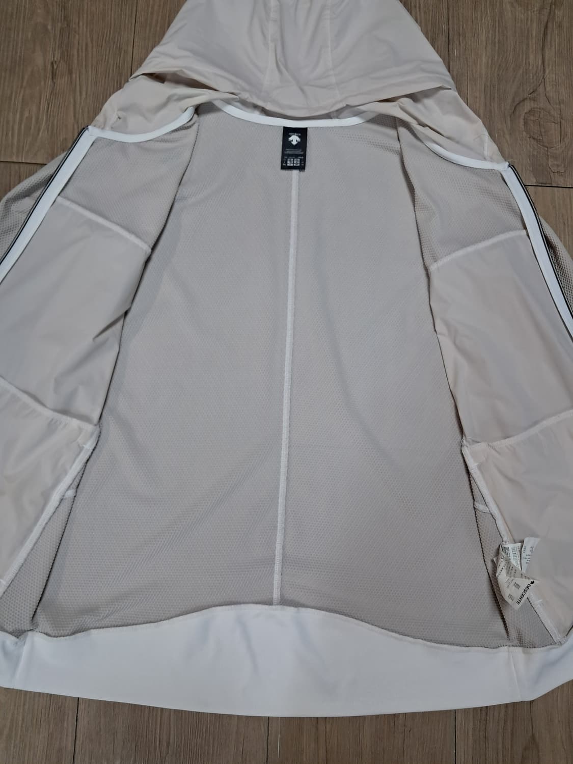 데상트 후드집업 남성110  상품이미지7