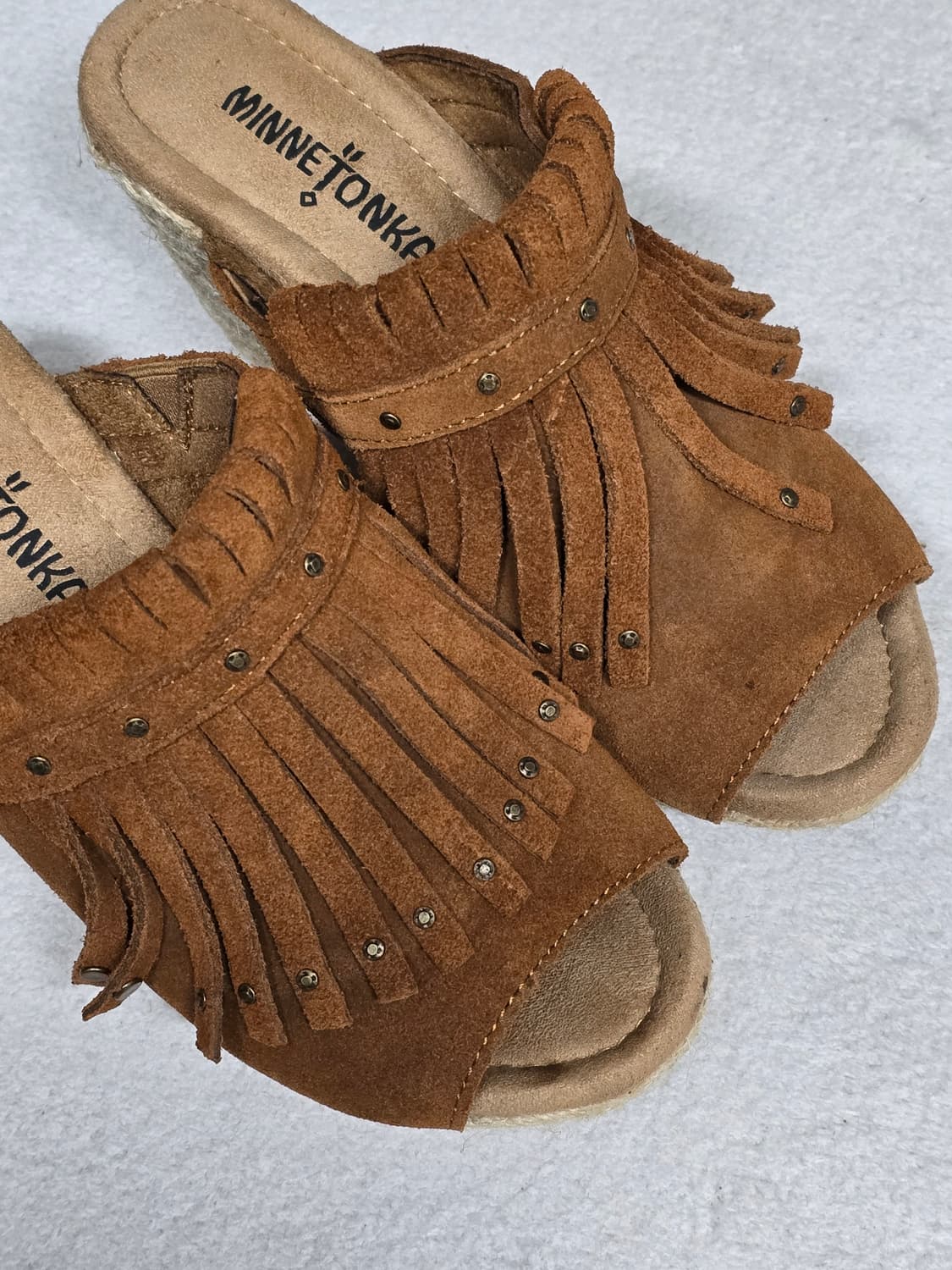 Minnetonka 미네통카 스웨이드 태슬 웨지힐 샌들 상품이미지5