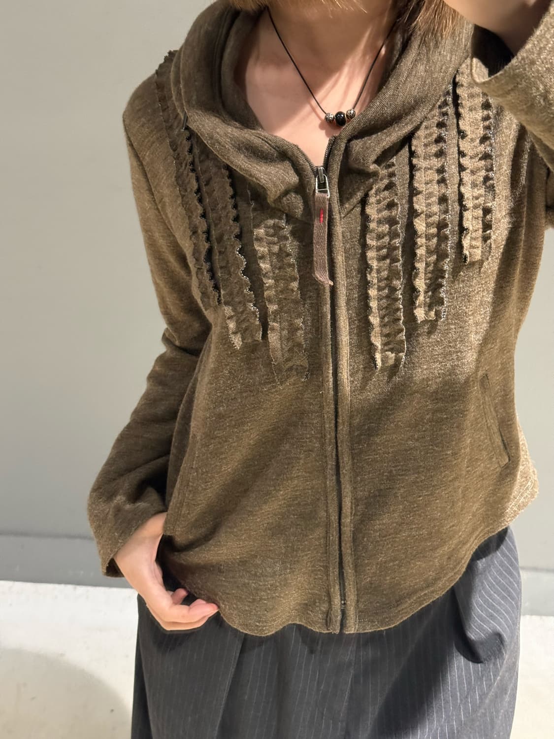 frill detail hidden hood zip-up 상품이미지3